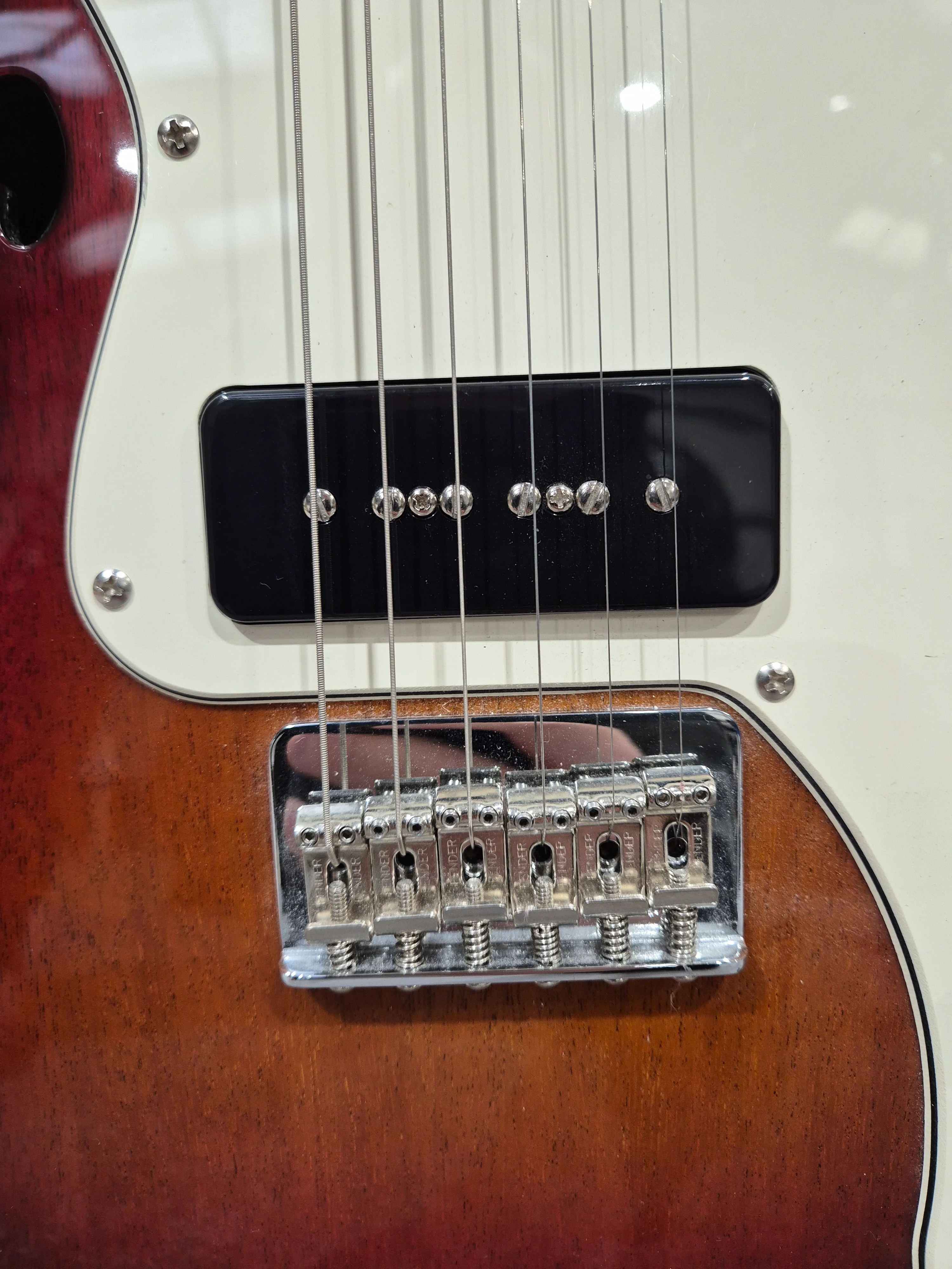 Fender Modern Player Telecaster® Thinline Deluxe, Maple Fingerboard, 3-Color Sunburst - Sunburst w/ Original Box - RRP £649 - Image 4