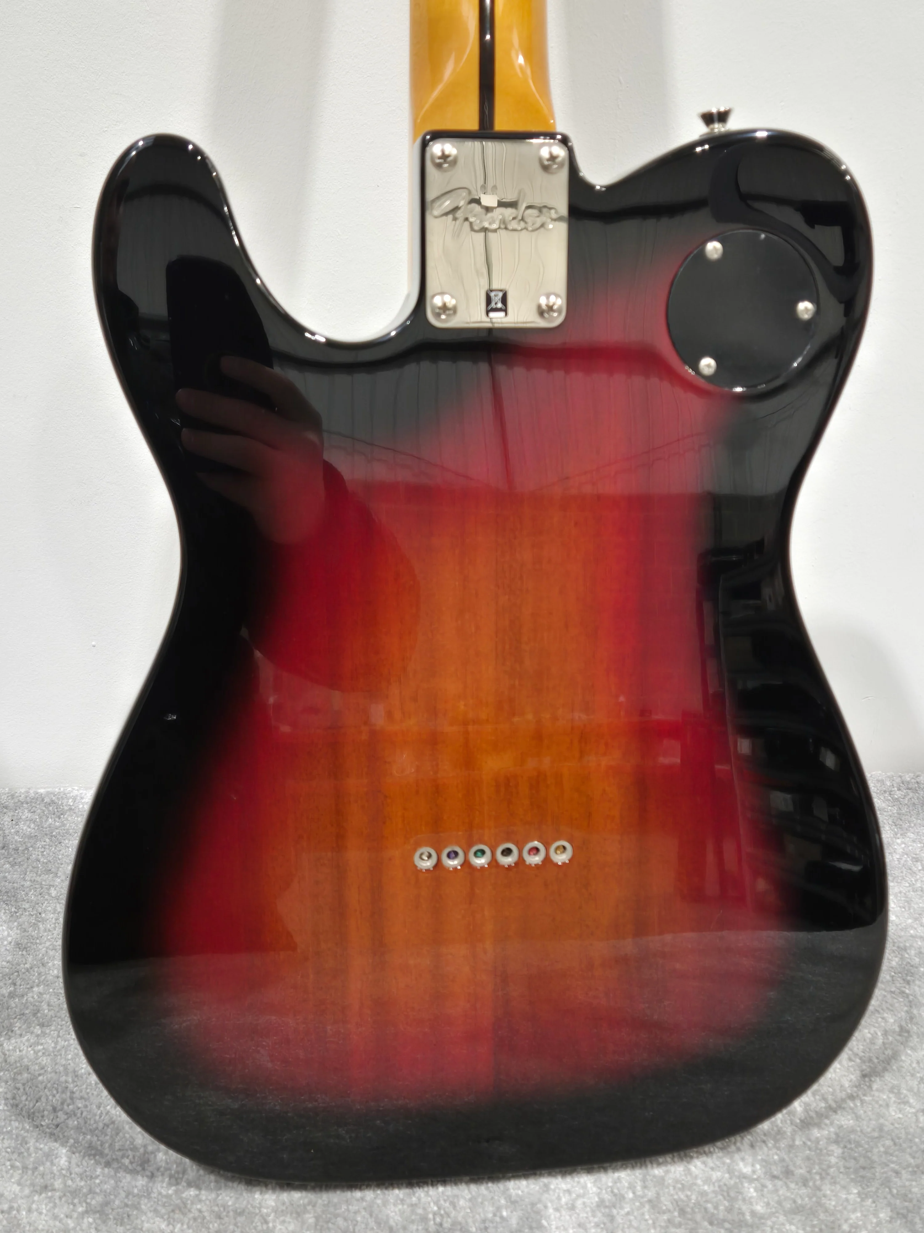 Fender Modern Player Telecaster® Thinline Deluxe, Maple Fingerboard, 3-Color Sunburst - Sunburst w/ Original Box - RRP £649 - Image 9