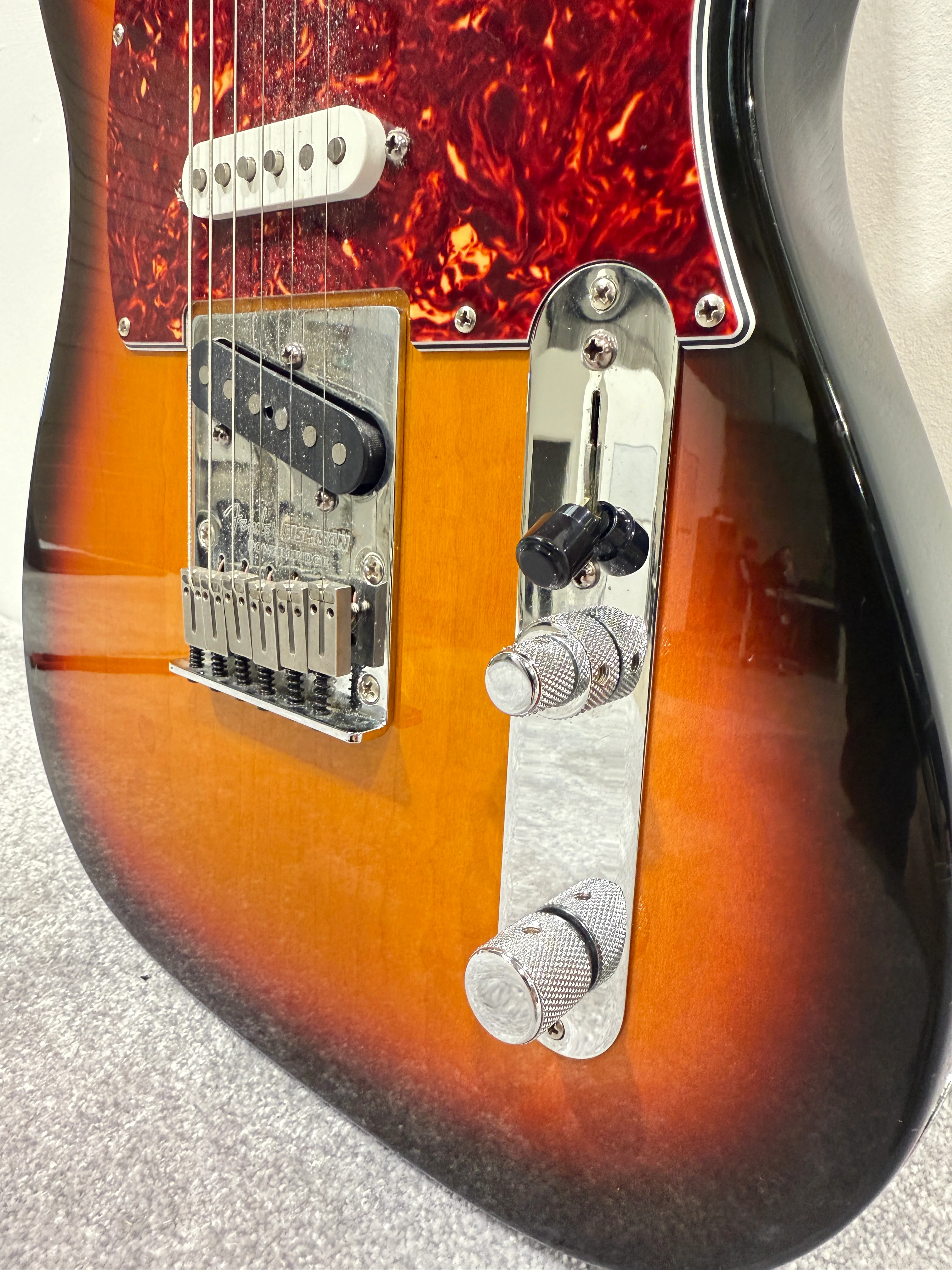 Fender Telecaster Nashville Deluxe Guitar - Sunburst - Made in Mexico - 2002 - Image 3