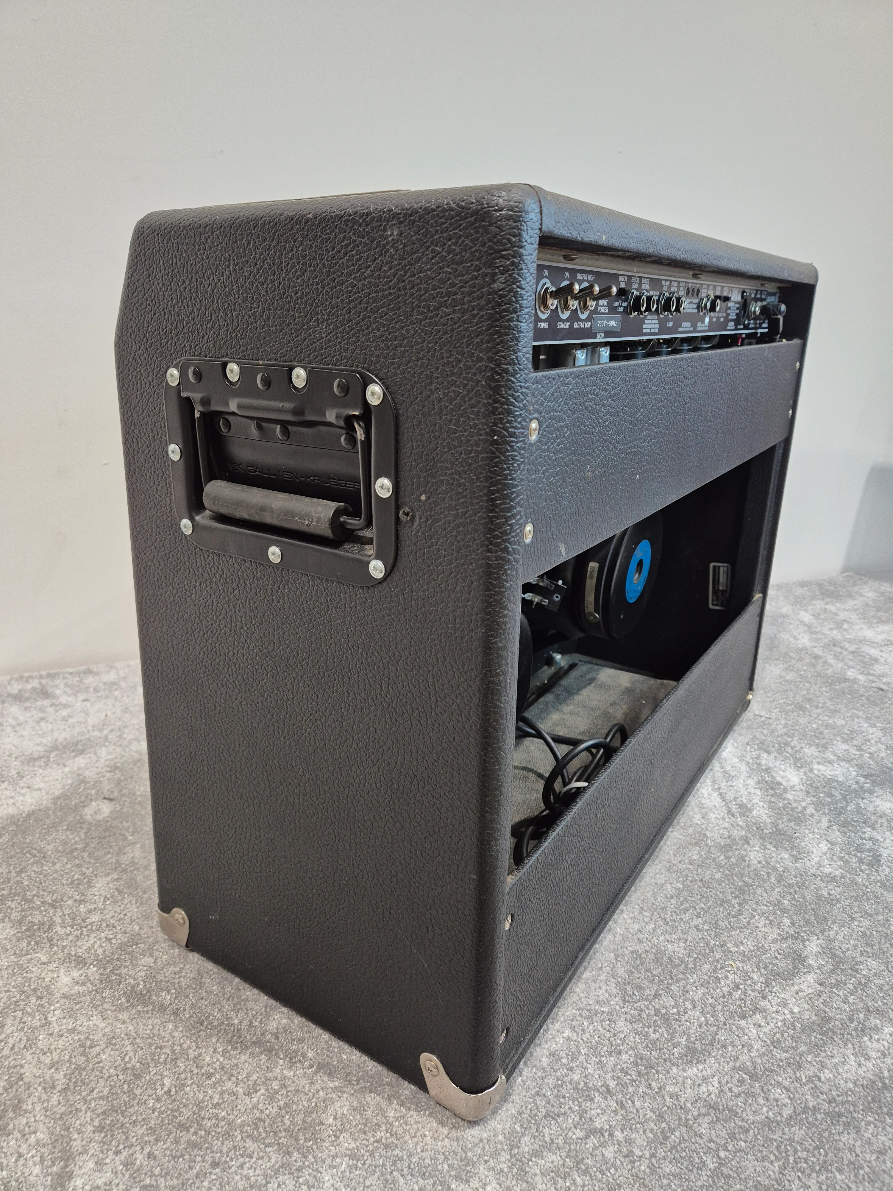 Fender Twin Amp - 100-watts Versatile Guitar Amplifier - Image 13