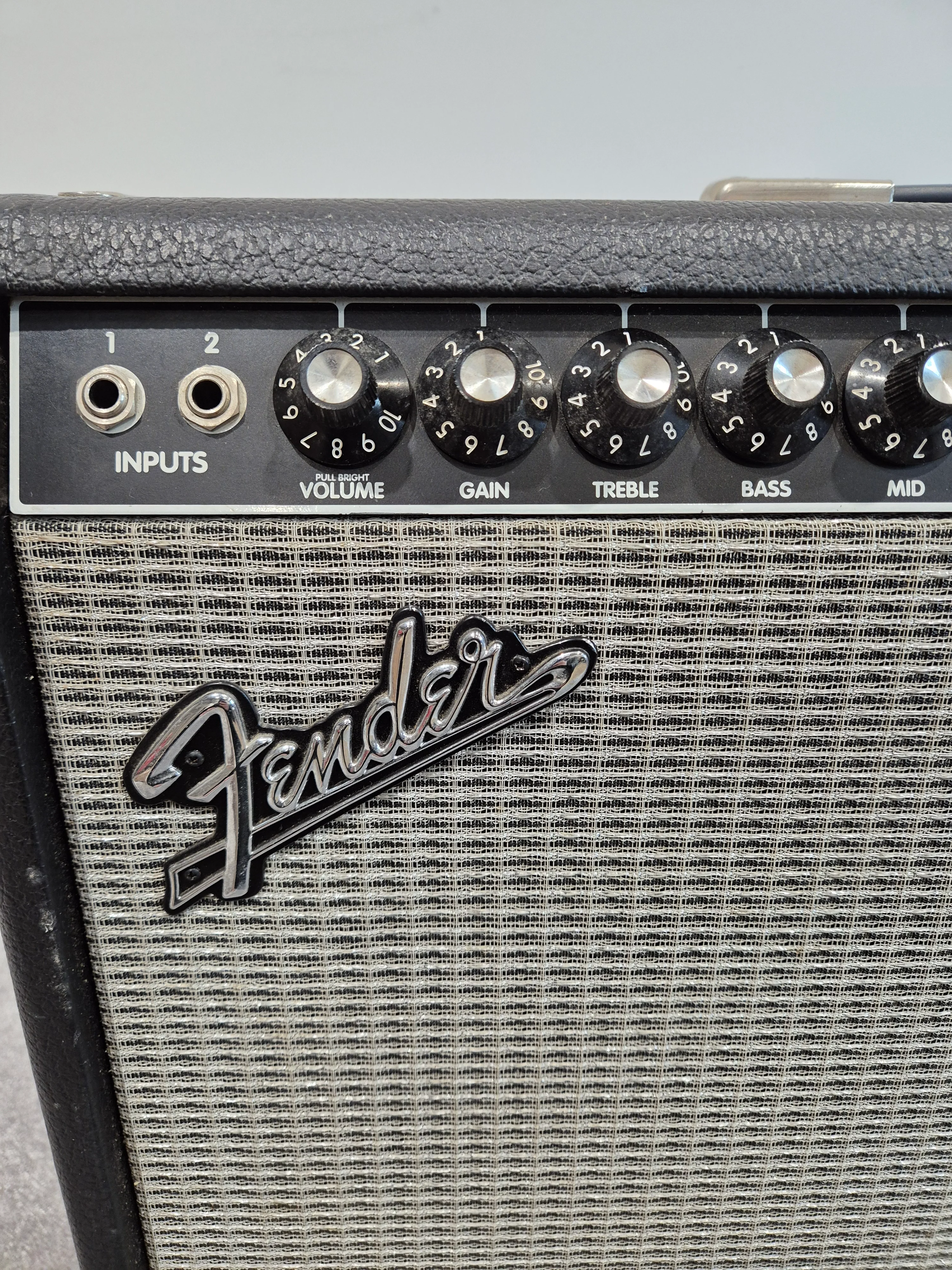 Fender Twin Amp - 100-watts Versatile Guitar Amplifier - Image 2