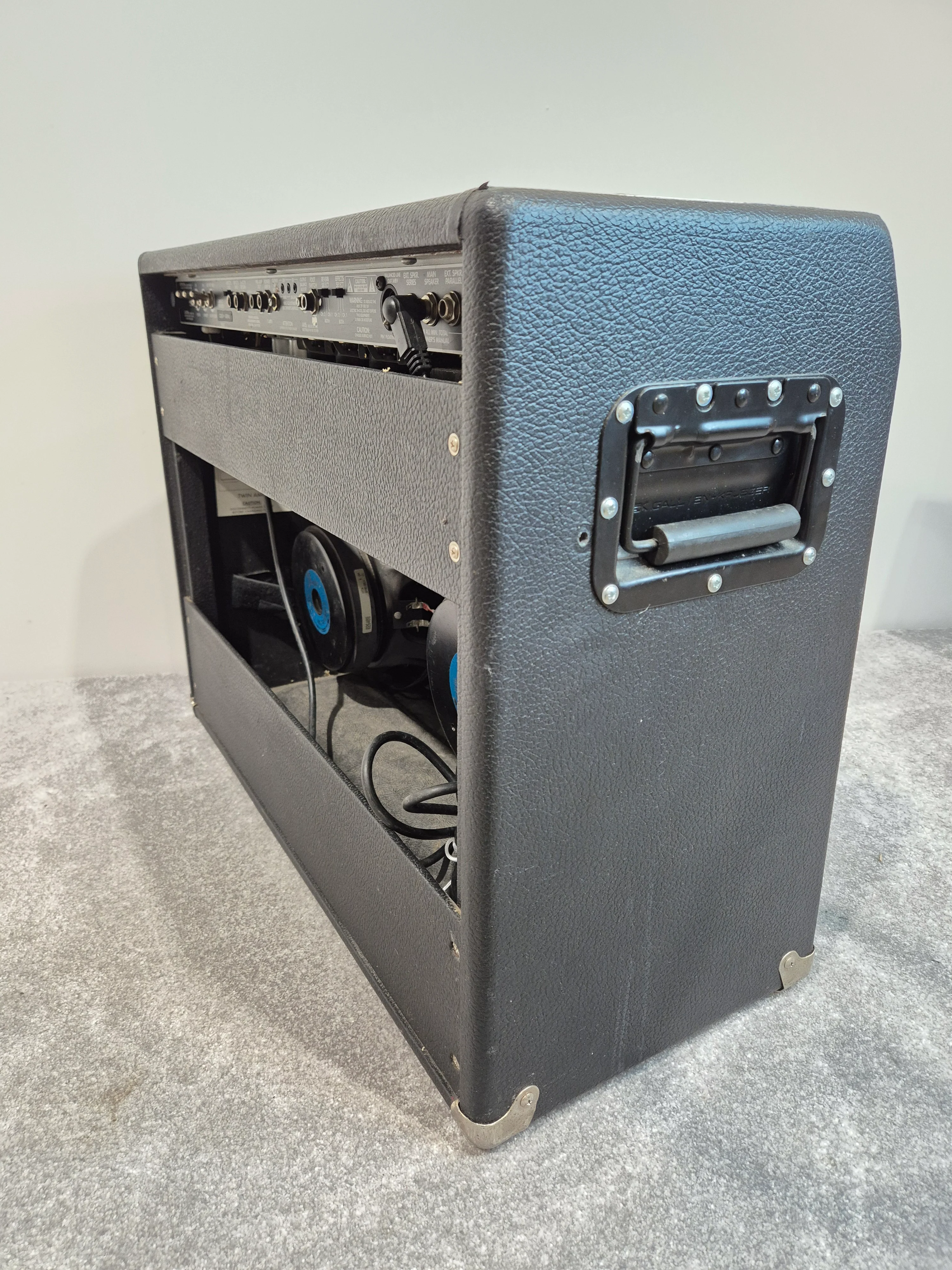 Fender Twin Amp - 100-watts Versatile Guitar Amplifier - Image 7