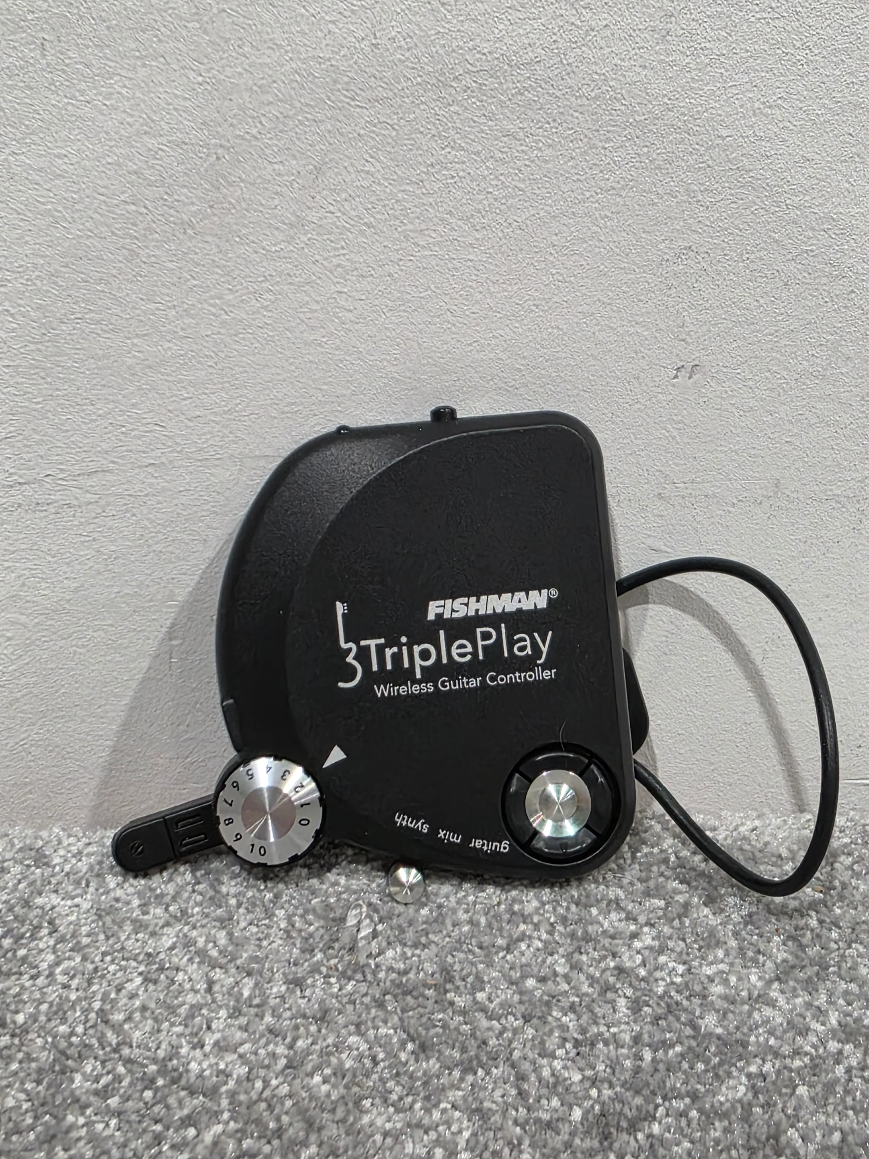 Fishman Tripleplay Wireless MIDI Guitar Controller - Wireless Convenience - Excellent - Image 2