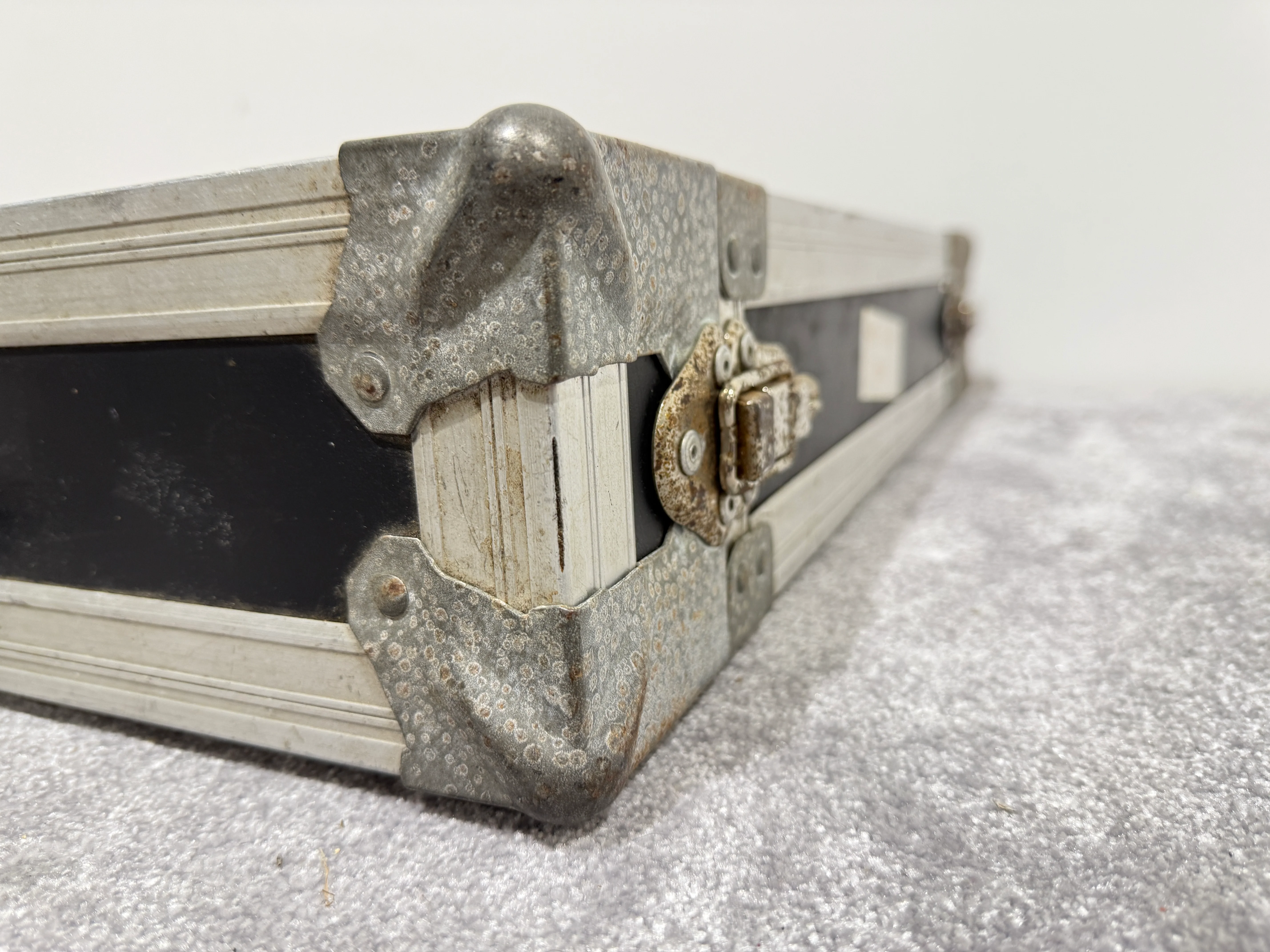 Flight Case for DJ / Disco Equipment - Size 2U with Handle - Image 7