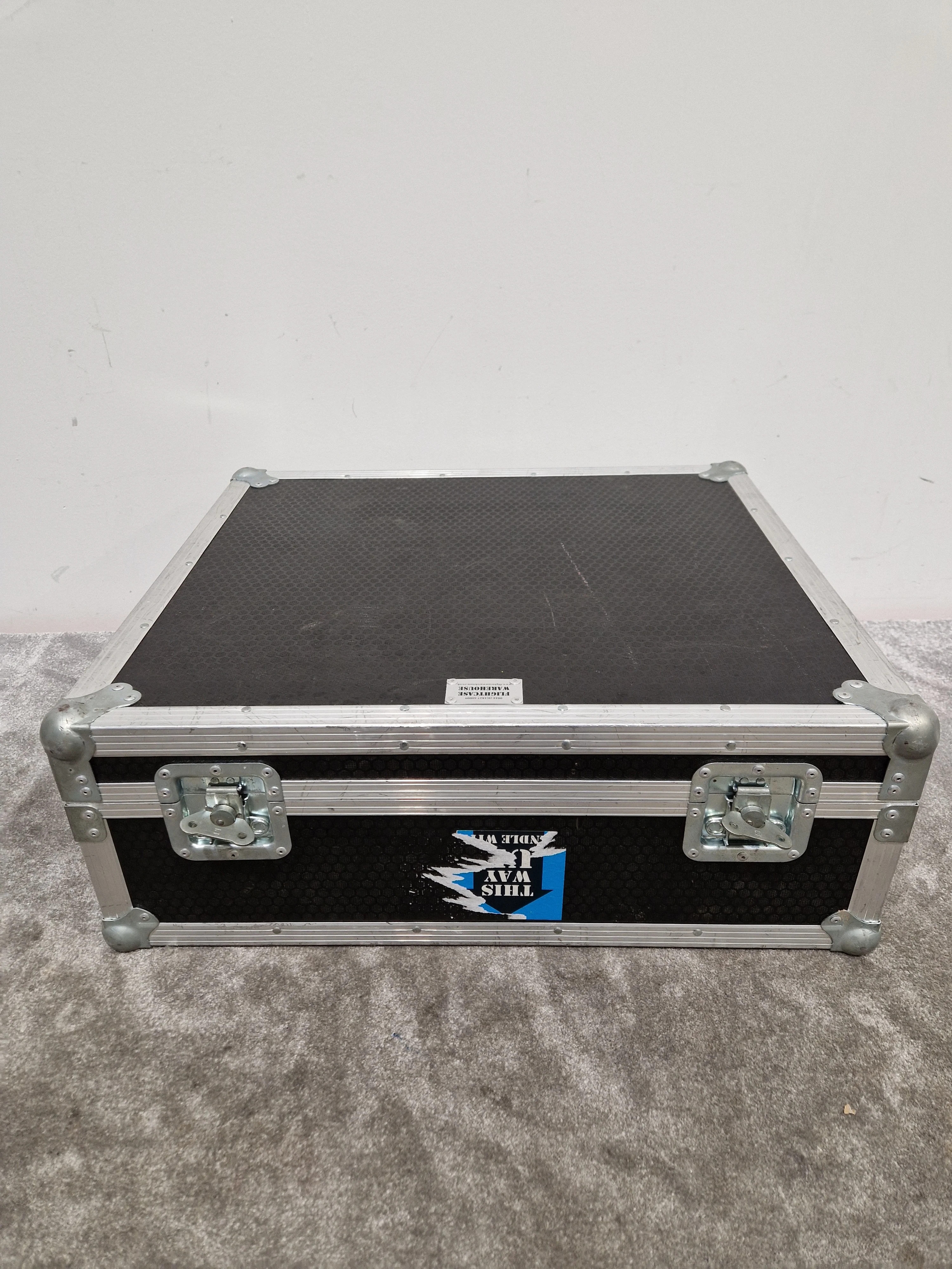 Flight Case Warehouse Flight Case 66cmX24cmX50cm - Heavy-Duty Protection - Excellent - Image 2