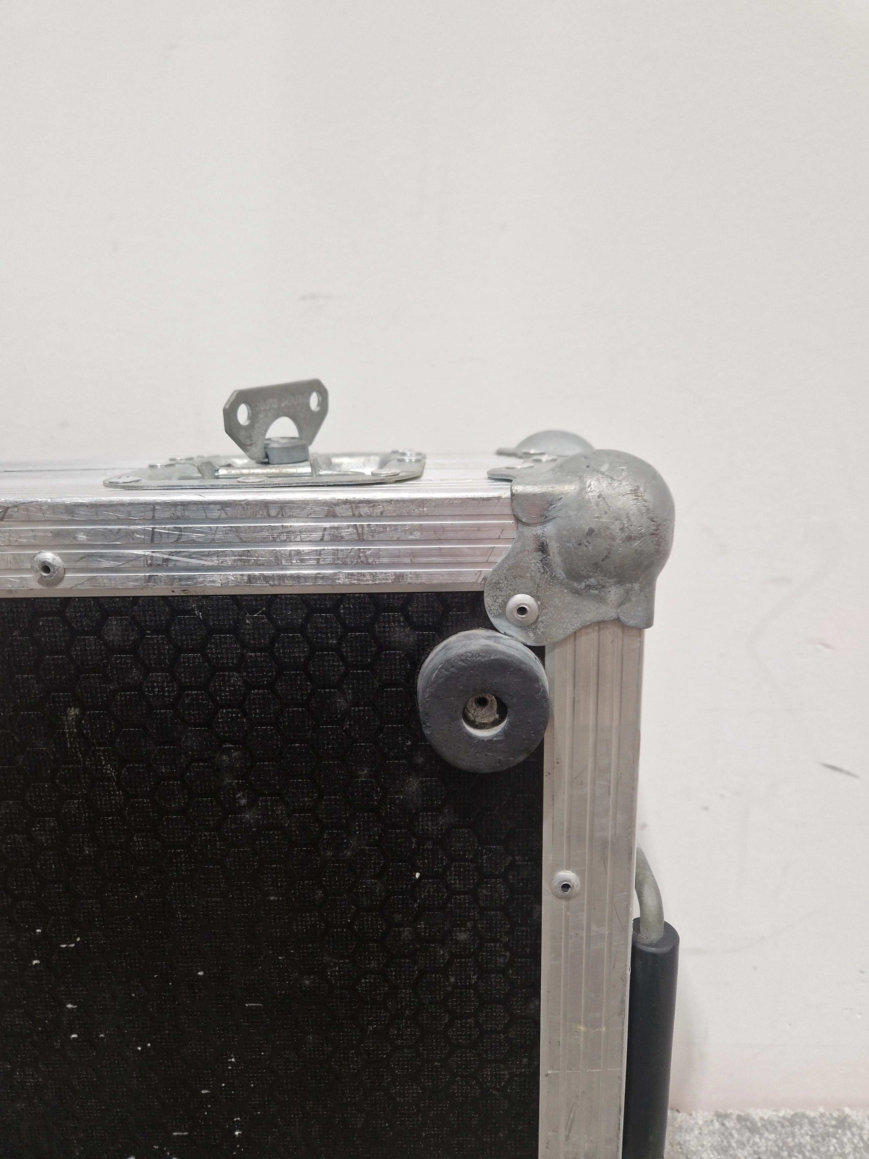 FlightCaseWarehouse - Guitar Flight Case - 120x40x15cm - Excellent - Image 2