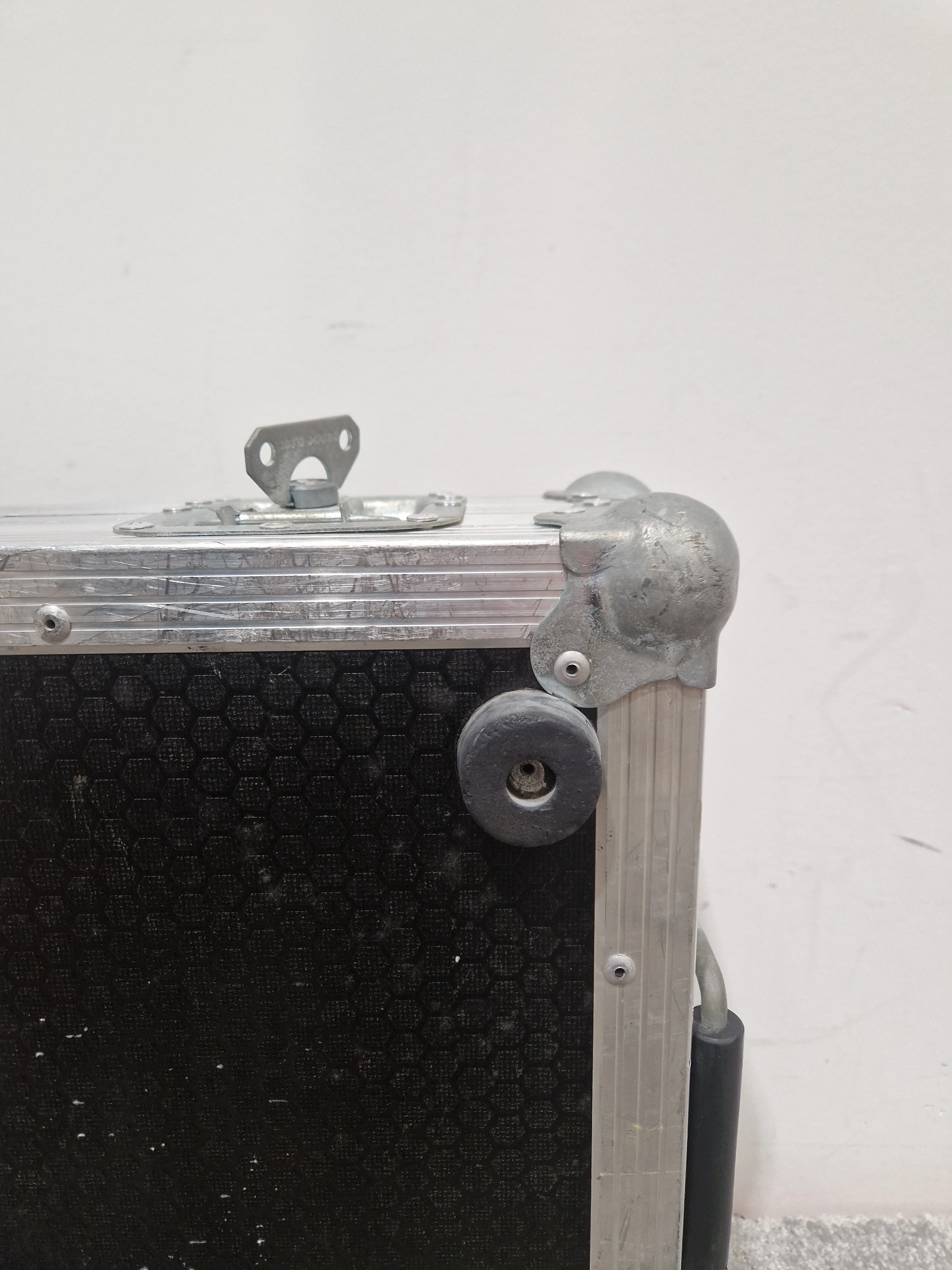 FlightCaseWarehouse - Guitar Flight Case - 120x40x15cm - Excellent - Image 2