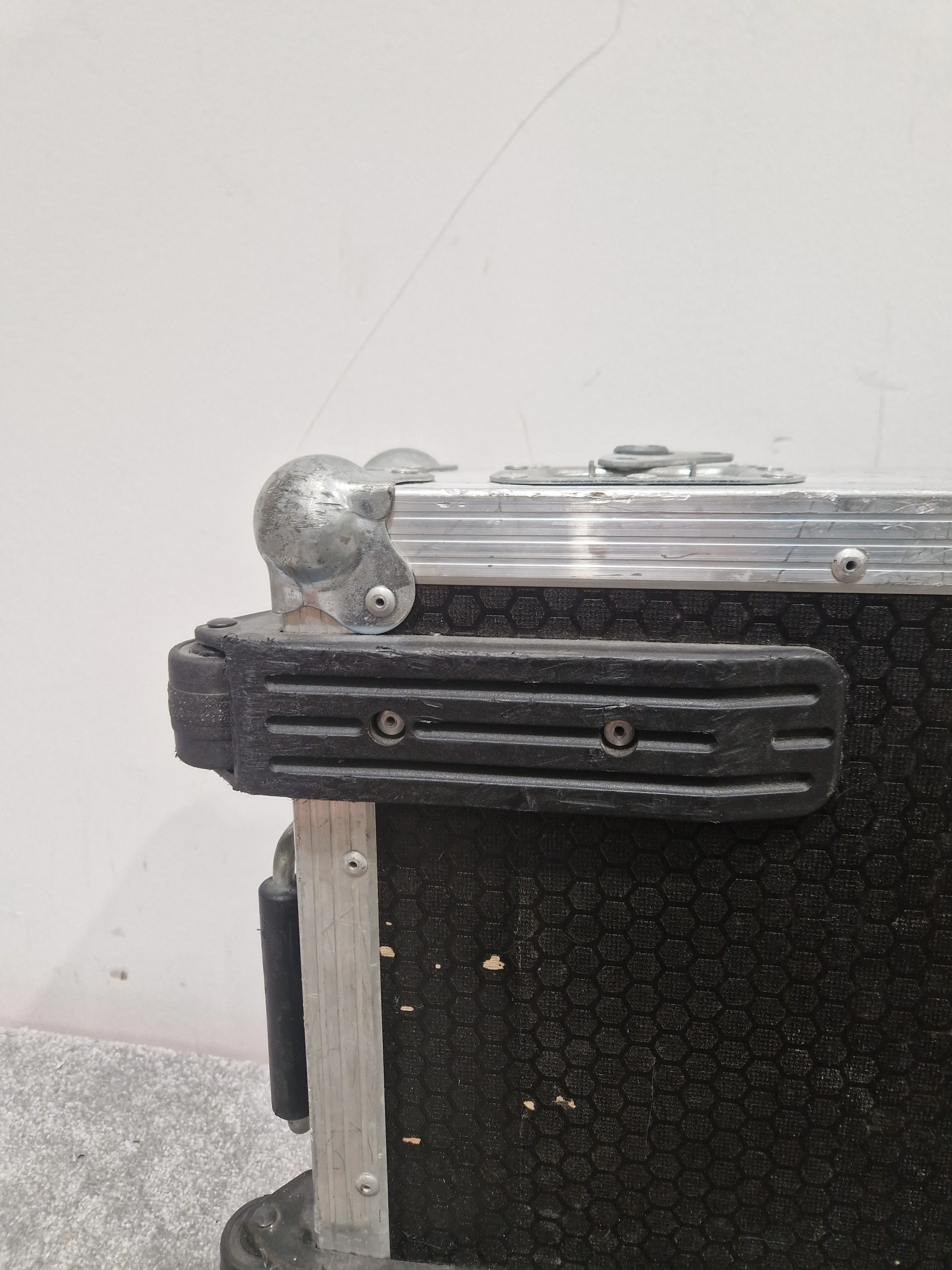 FlightCaseWarehouse - Guitar Flight Case - 120x40x15cm - Excellent - Image 4