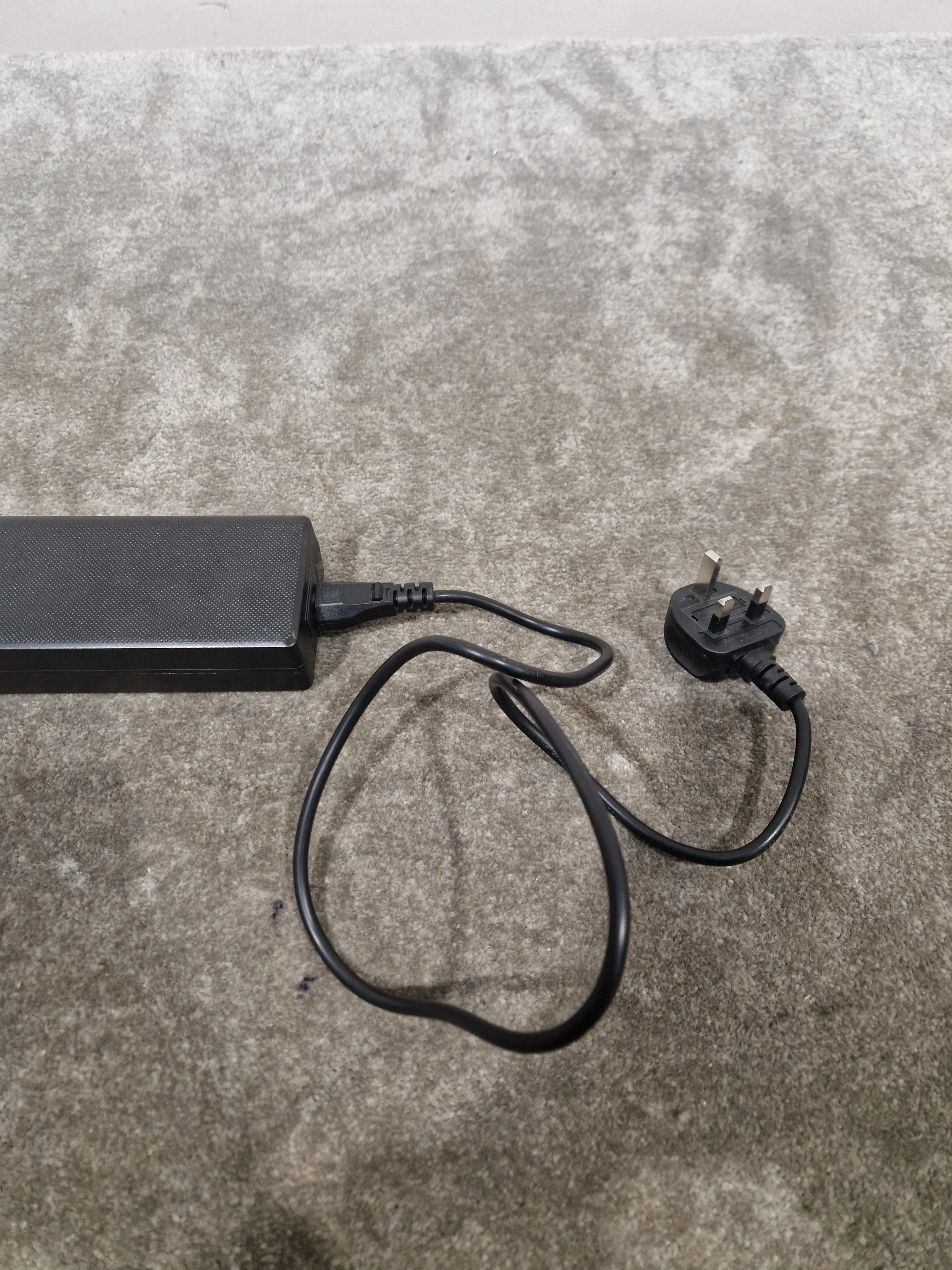 Flypower Switching Adapter PS120C200Y6000M - Excellent - Image 8