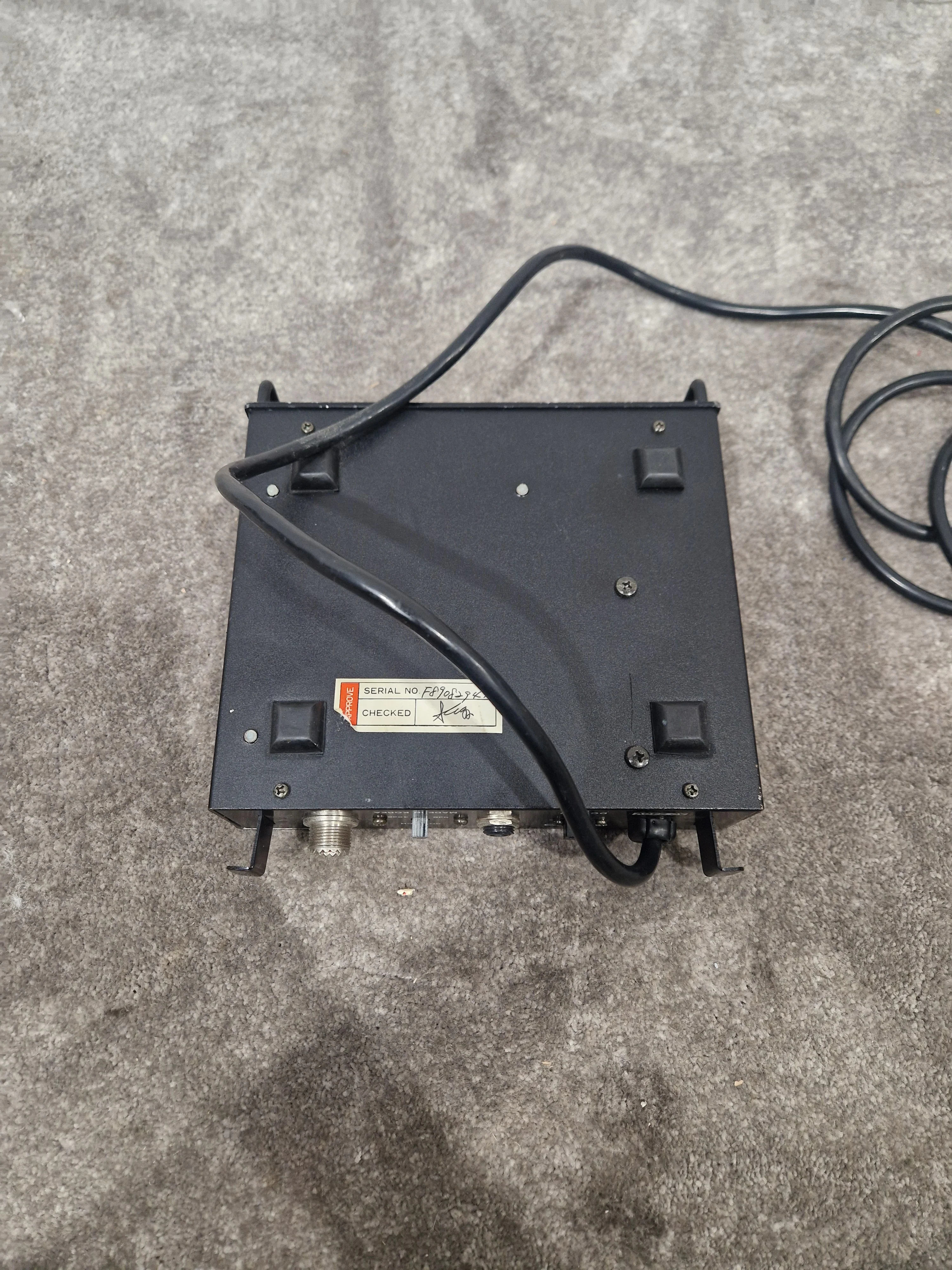 FM Wireless System Receiver Audio Equipment - Wireless Connectivity, Durable Design - Very Good - Image 8