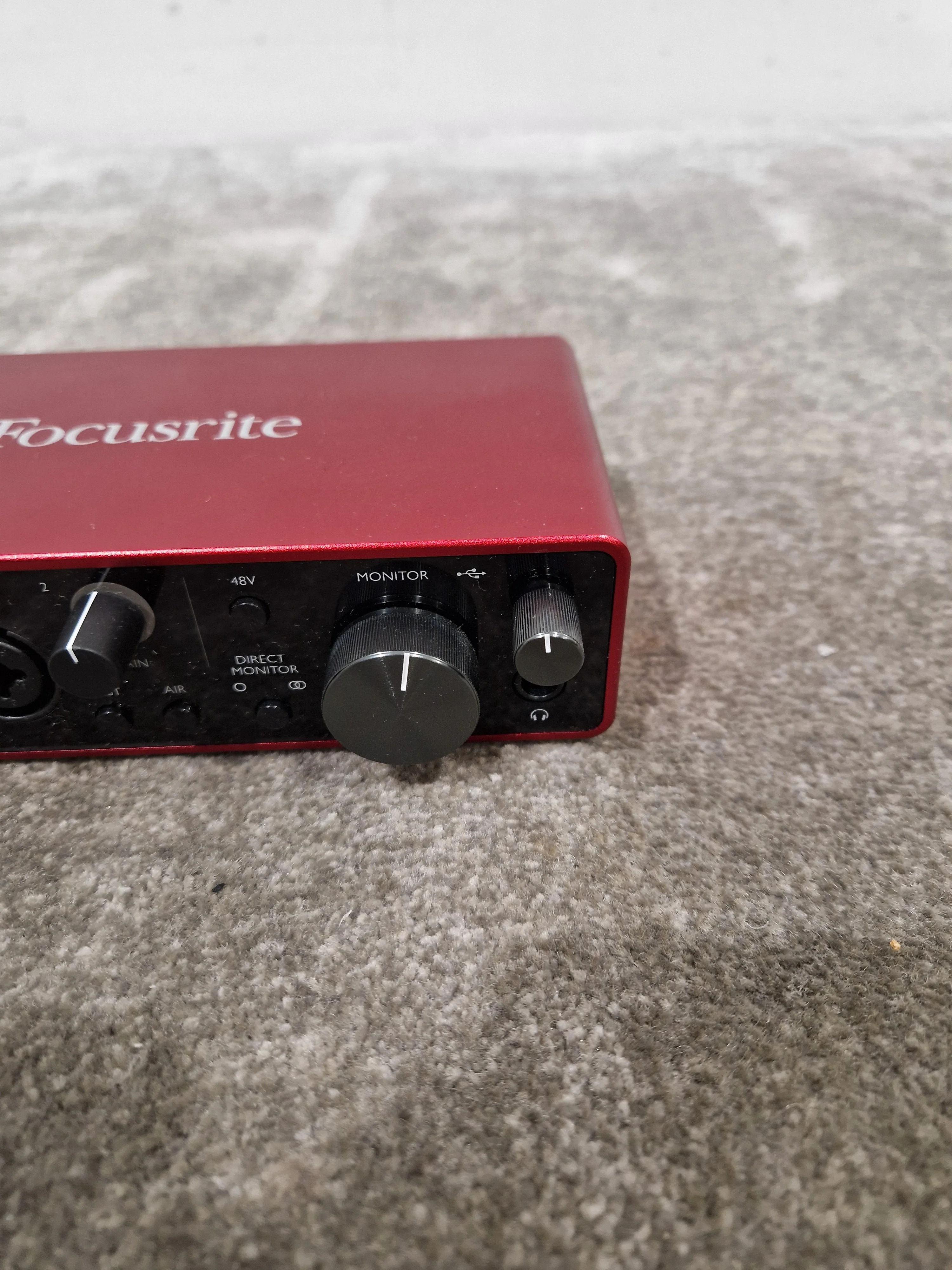 Focusrite Scarlett 2I2 Audio Interface - USB Connectivity - Excellent w/ Original Box - Image 11