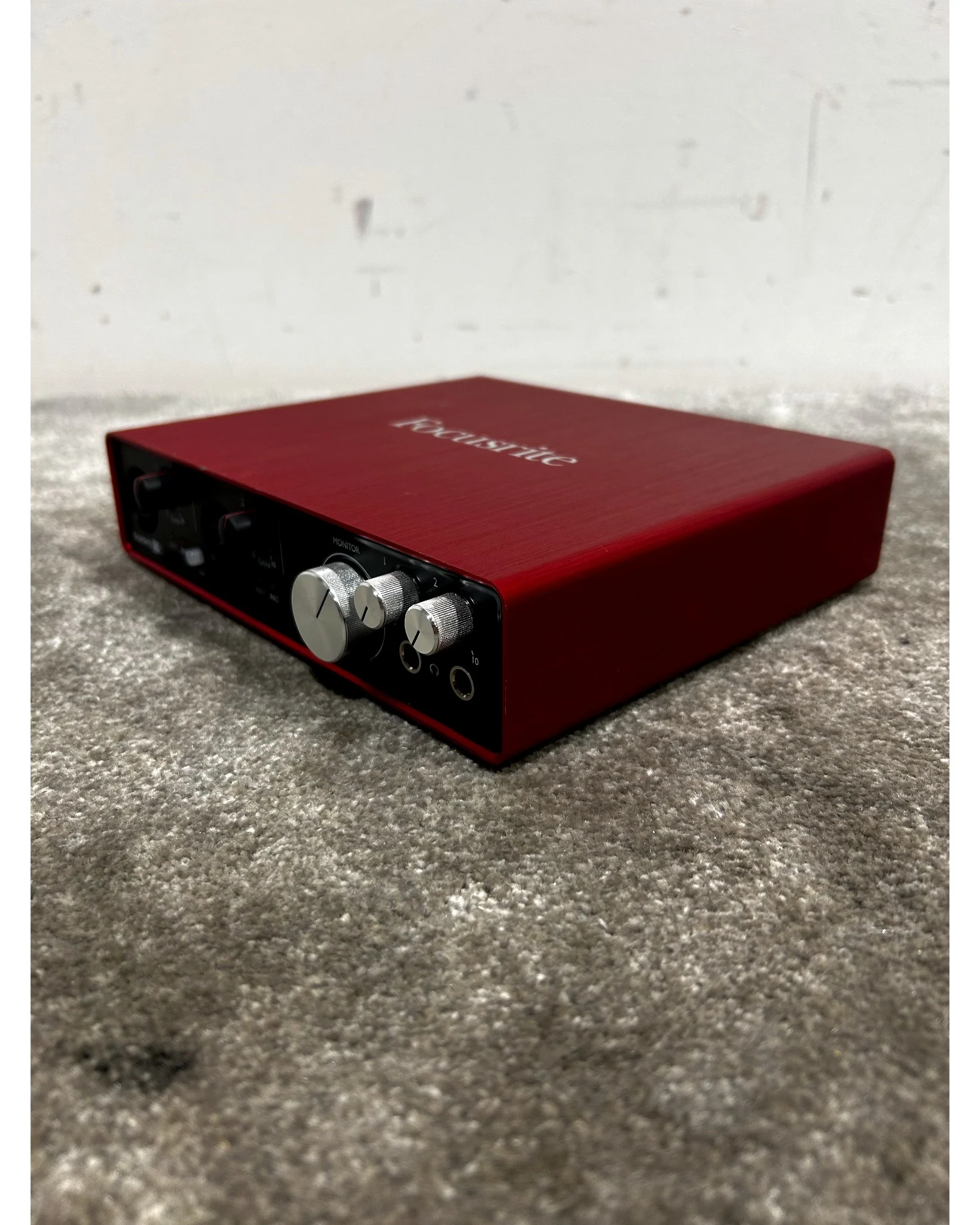 Focusrite Scarlett 6i6 - Audio Interface - Red - Good - Image 2