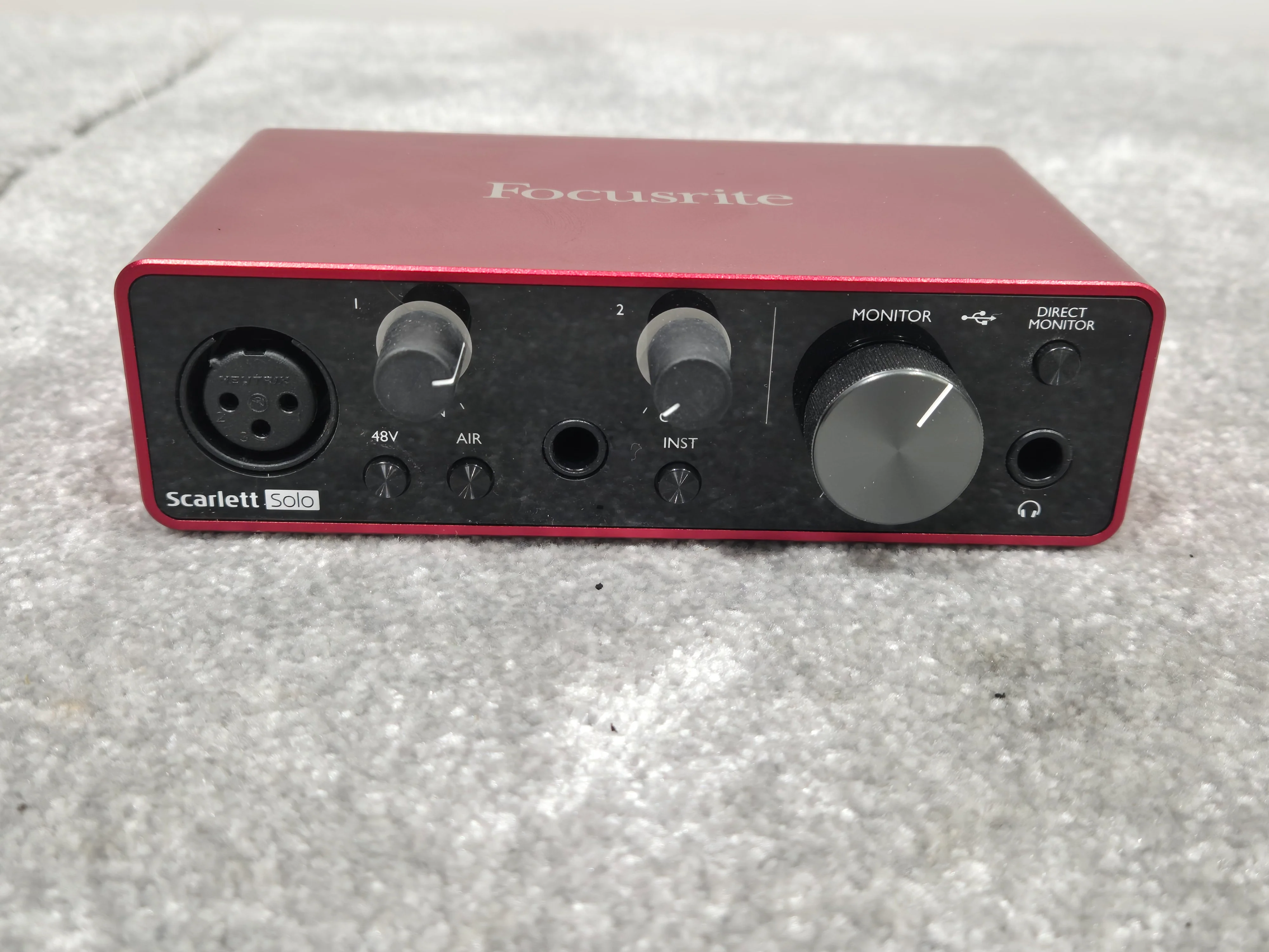 Focusrite Scarlett Solo 3rd Gen - Compact USB Audio Interface w/ Original Box - Image 2