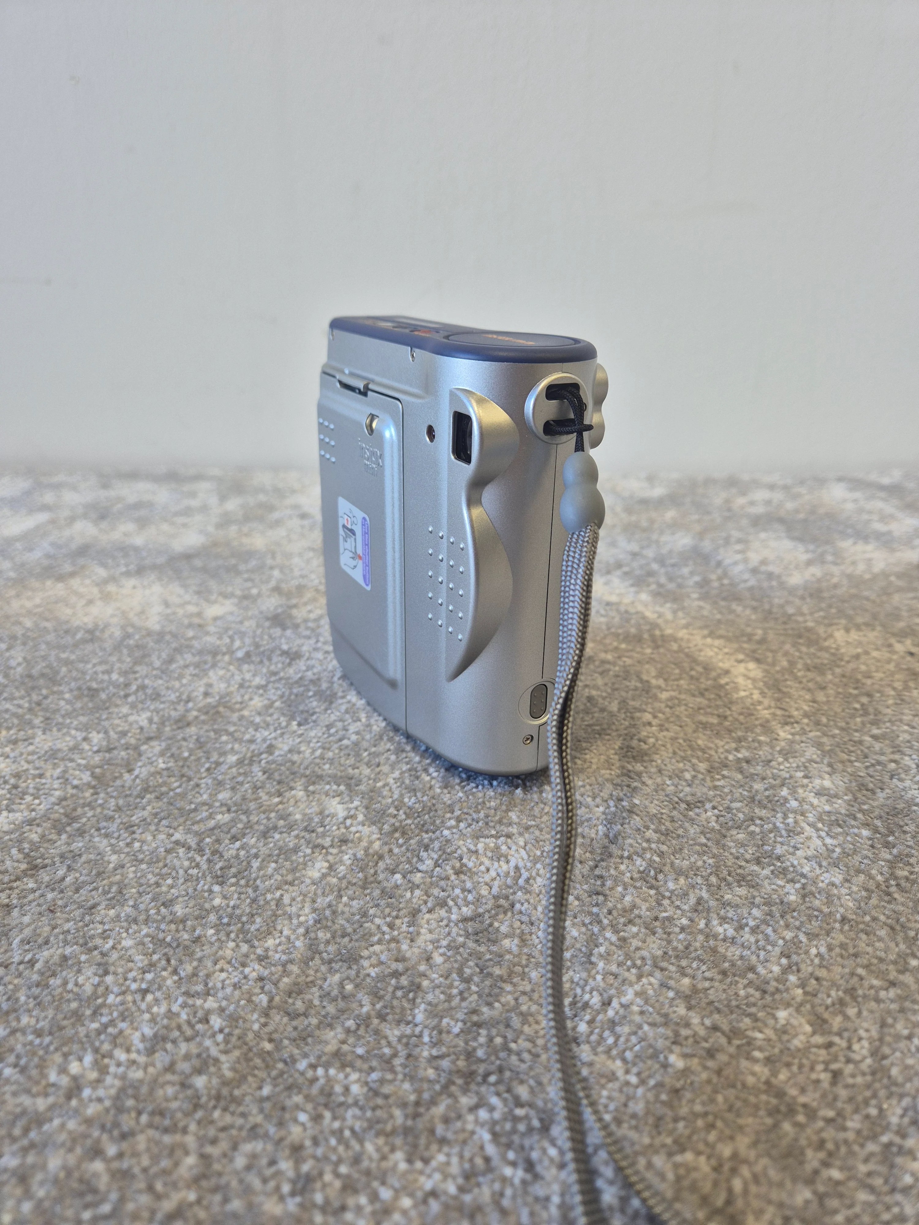Fujifilm Instax Mini 10 - Instant Film Camera (Spares or Repairs) - Image 5
