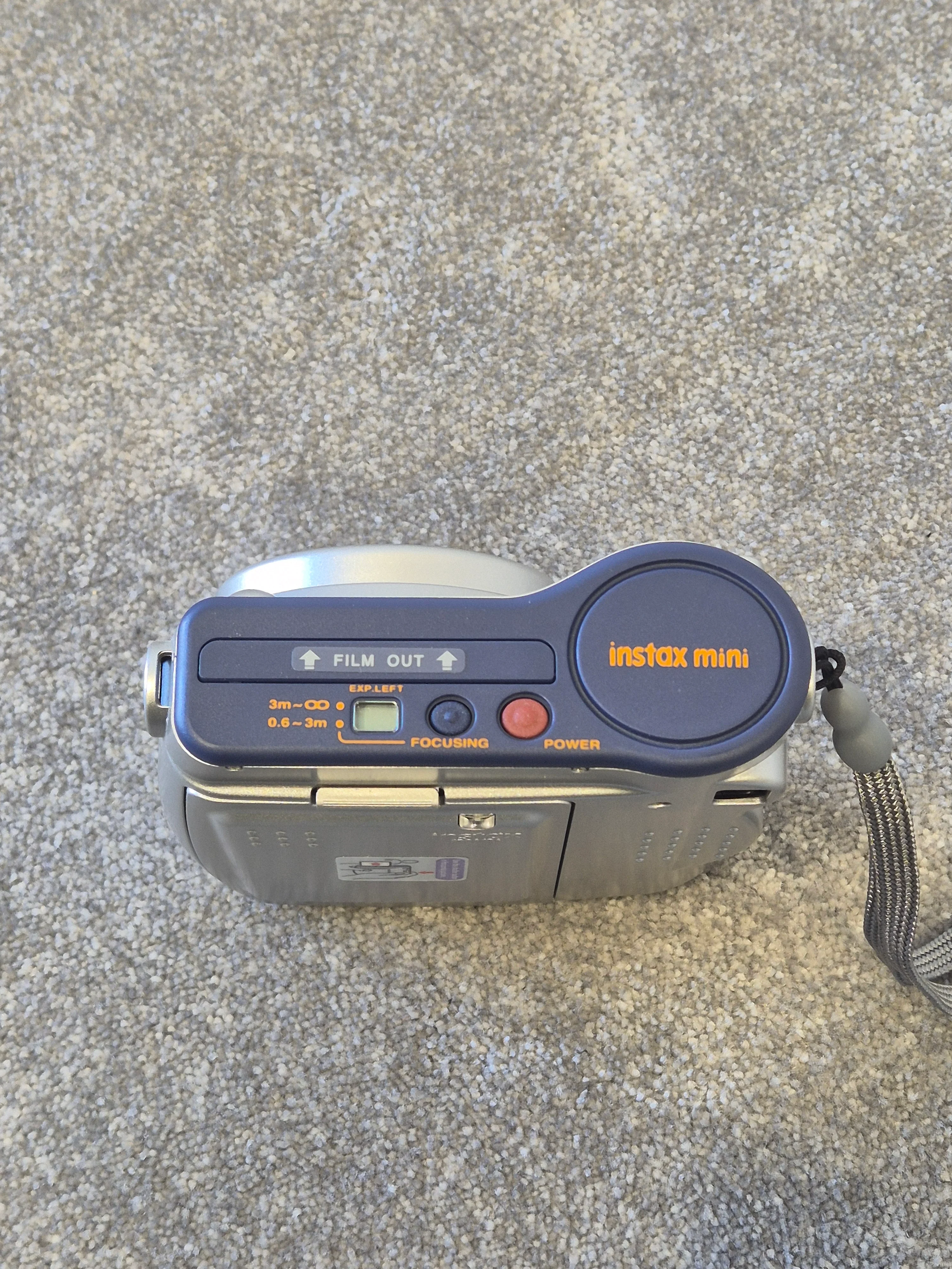 Fujifilm Instax Mini 10 - Instant Film Camera (Spares or Repairs) - Image 7