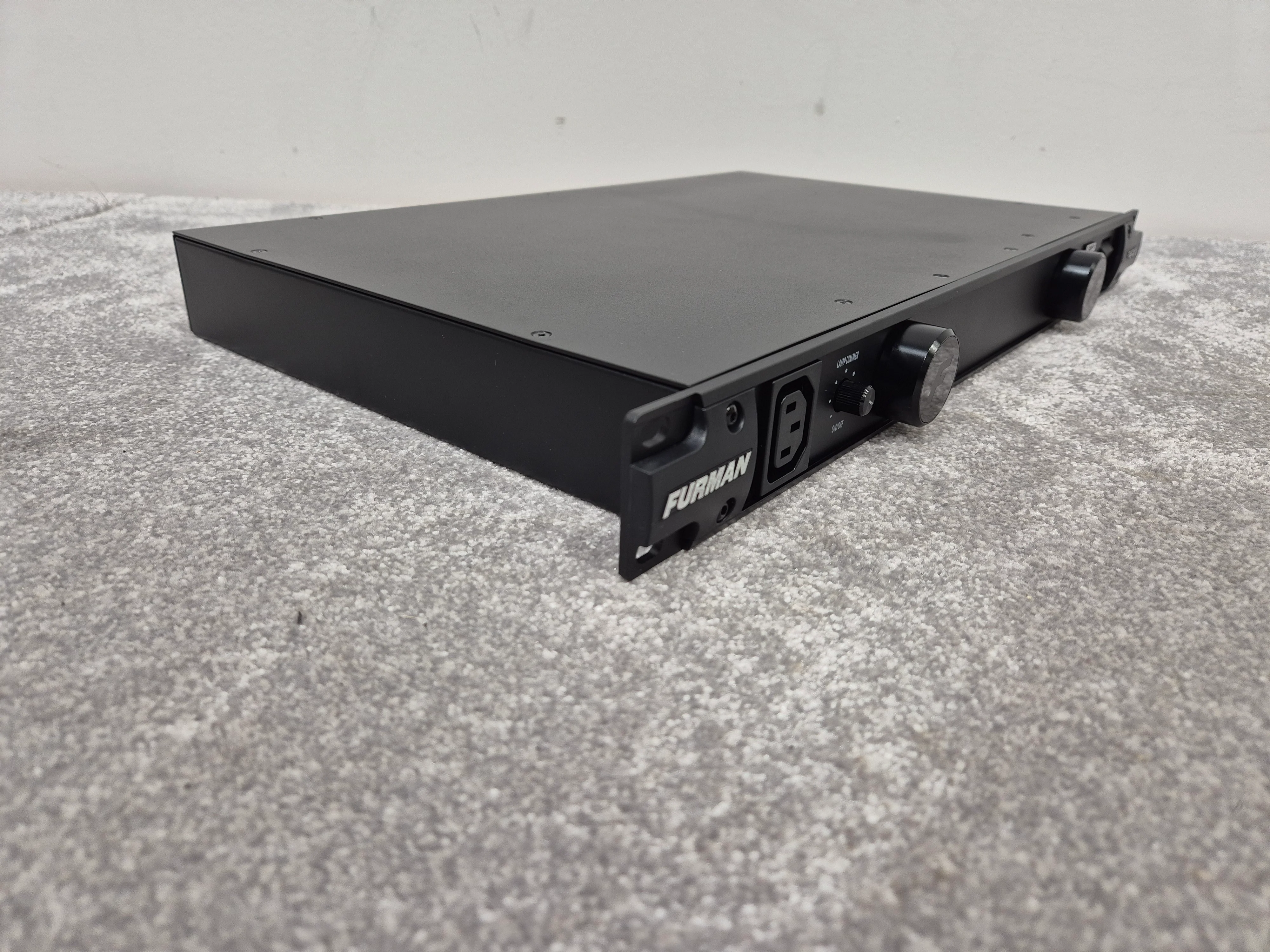 Furman PL-8C E - Power Conditioner (Mint Condition) - Image 3