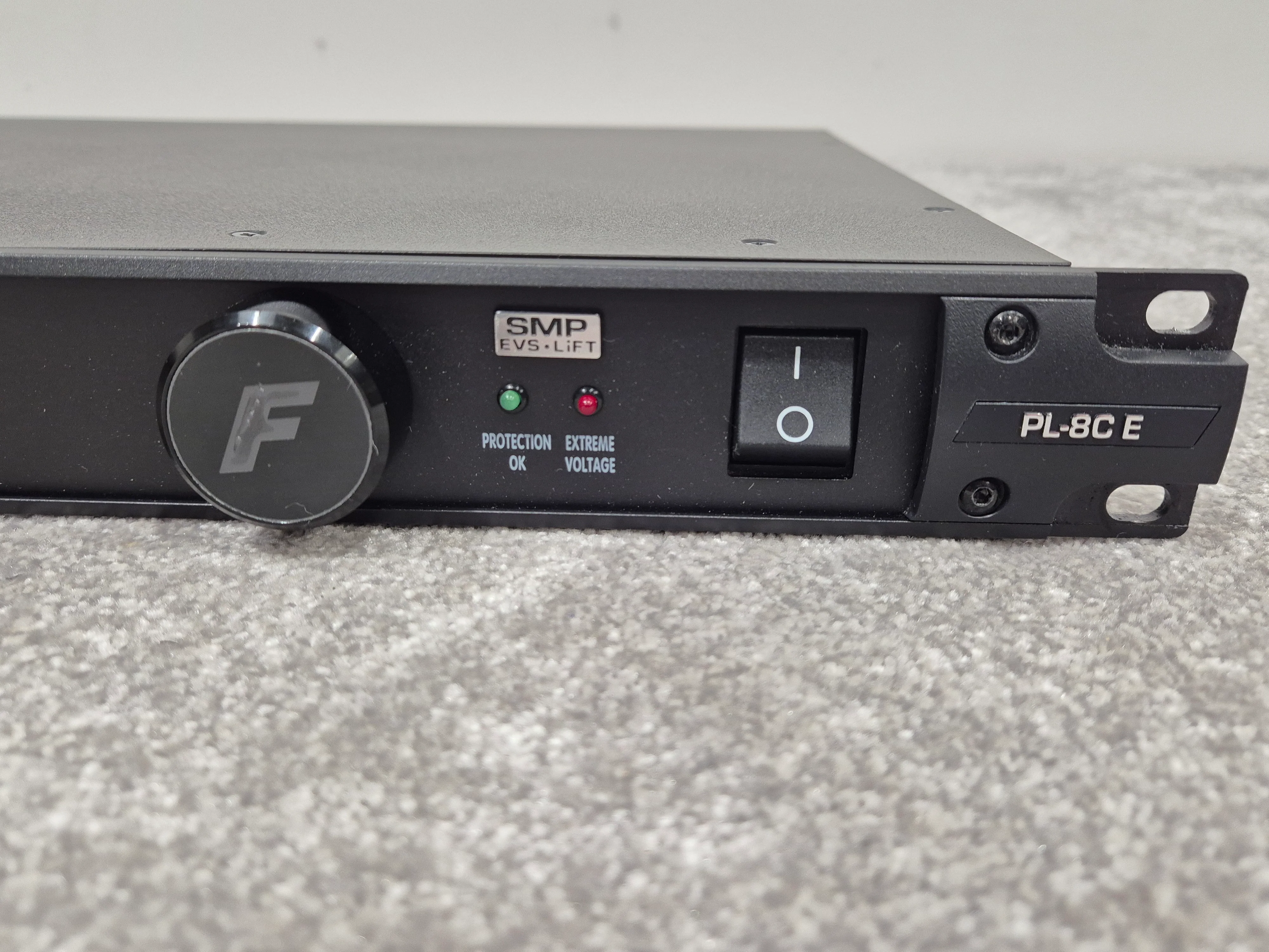 Furman PL-8C E - Rack Mounted Power Conditioner - Image 2