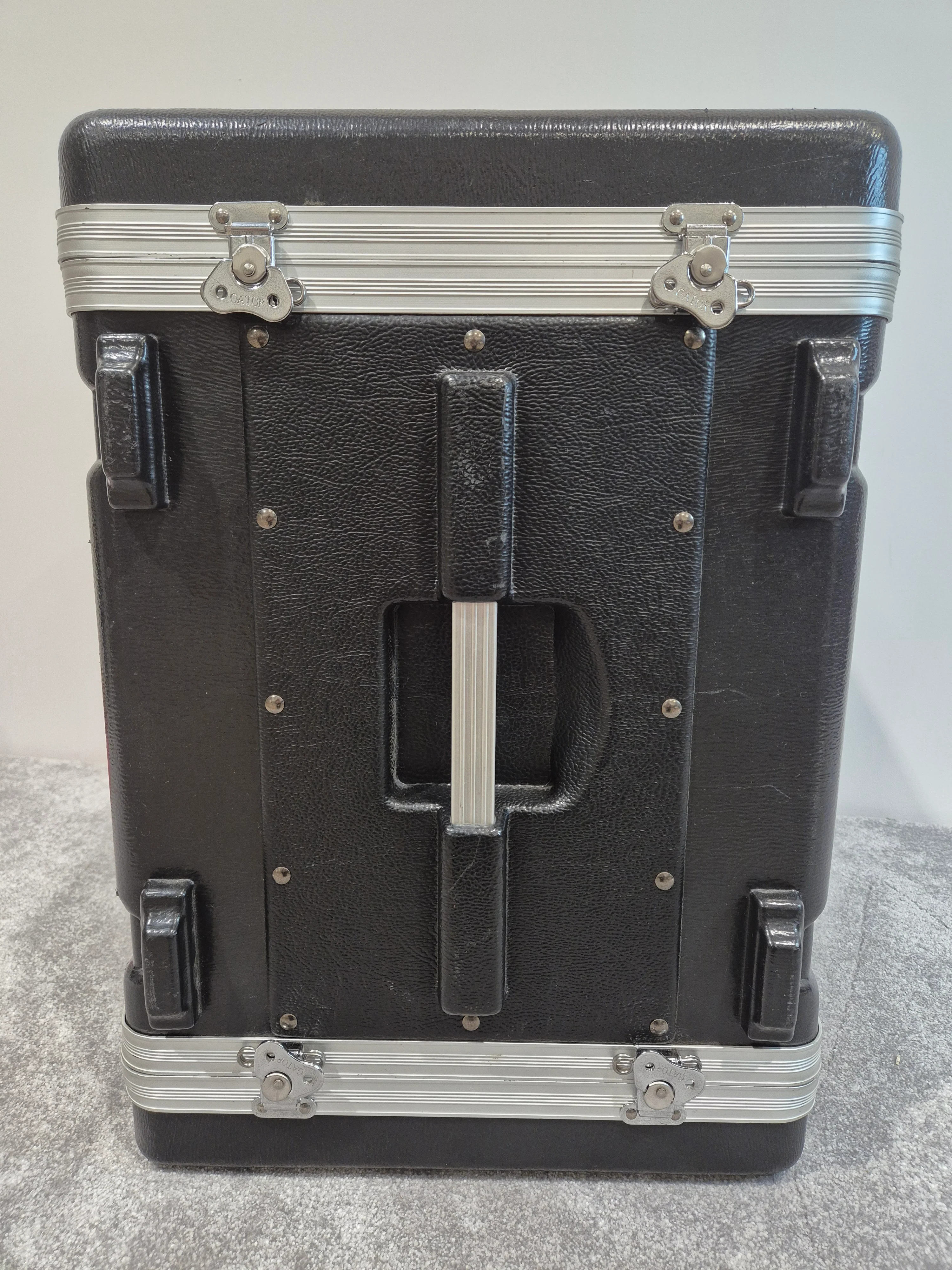 Gator 8u - Black Plastic / Metal Rack Mount Flight Case - Image 2