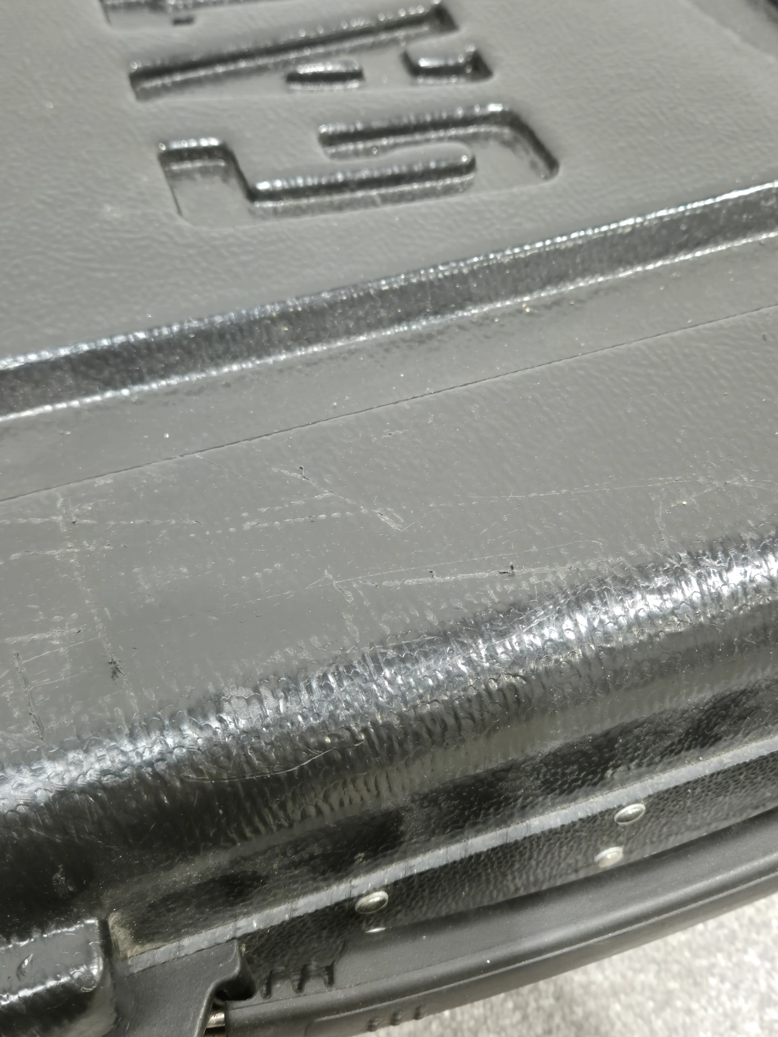Gator 2U Hard Case Rack Case - External Dimensions 58cm x 55cm x 15cm - Very Good - Image 10