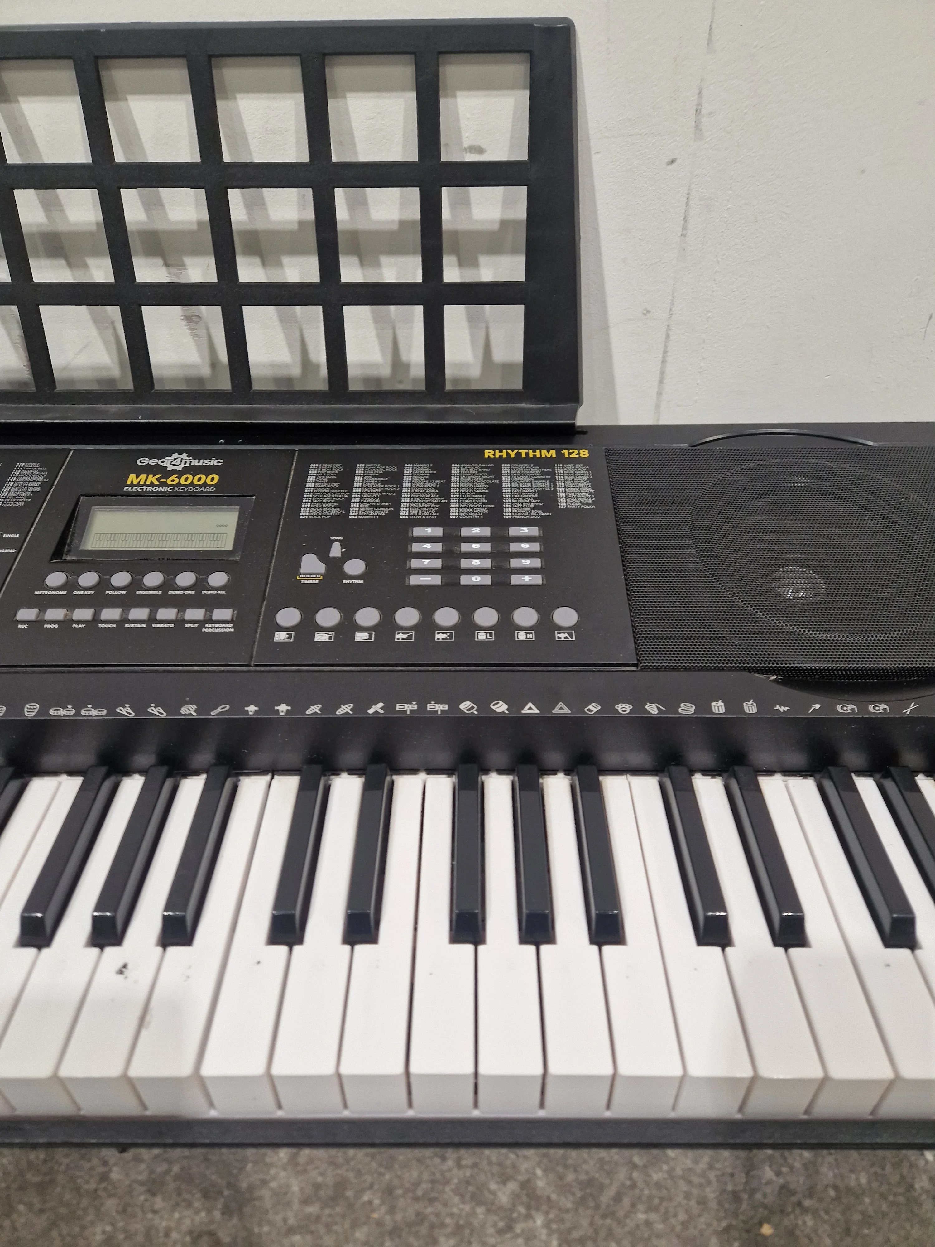 Gear4music MK-6000 - Electronic Keyboard - Black - Excellent w/ Power Supply - Image 9