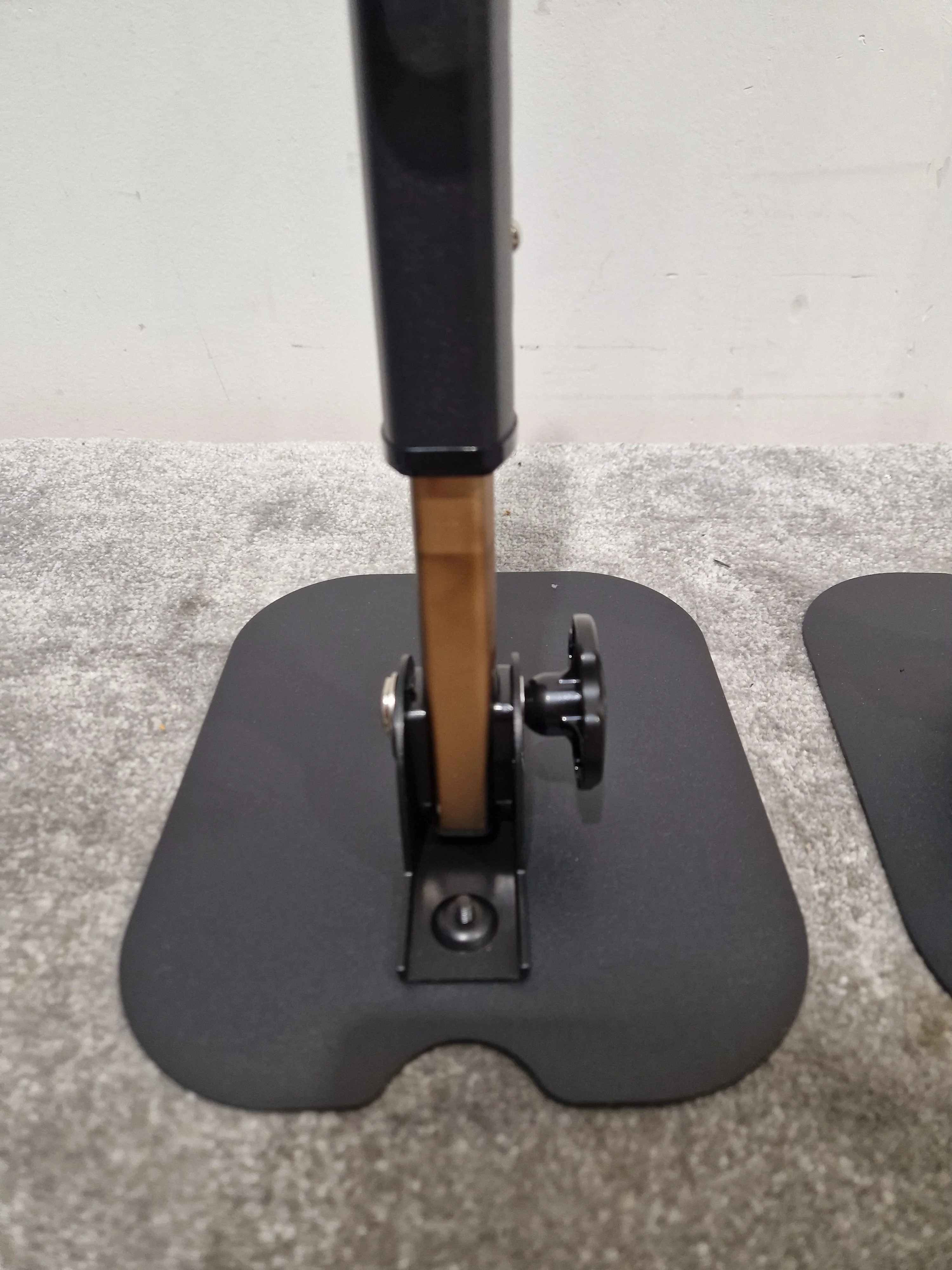 Gear4Music Speaker stands Desk clamp style Pair - Excellent - Image 10