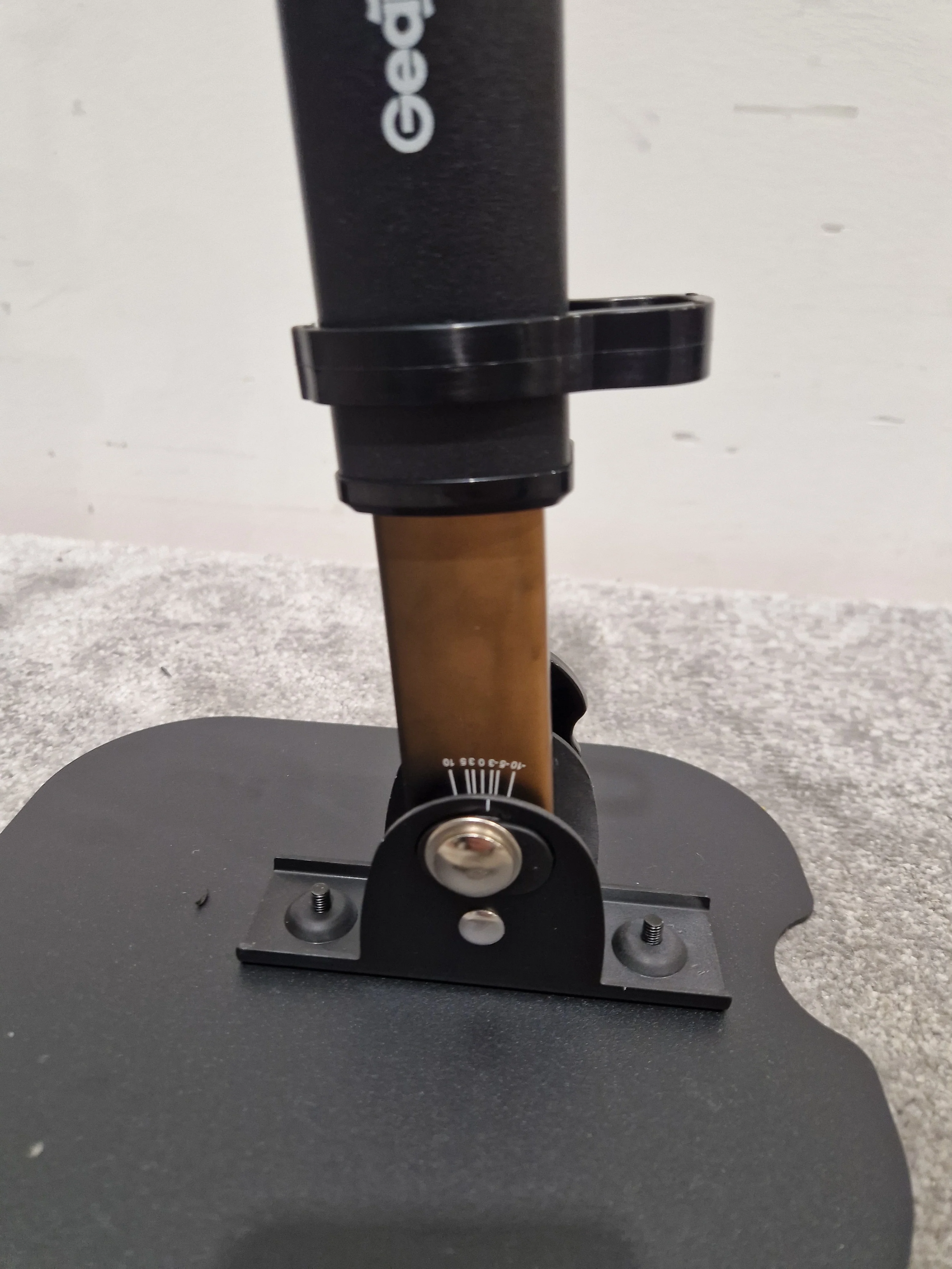 Gear4Music Speaker stands Desk clamp style Pair - Excellent - Image 12
