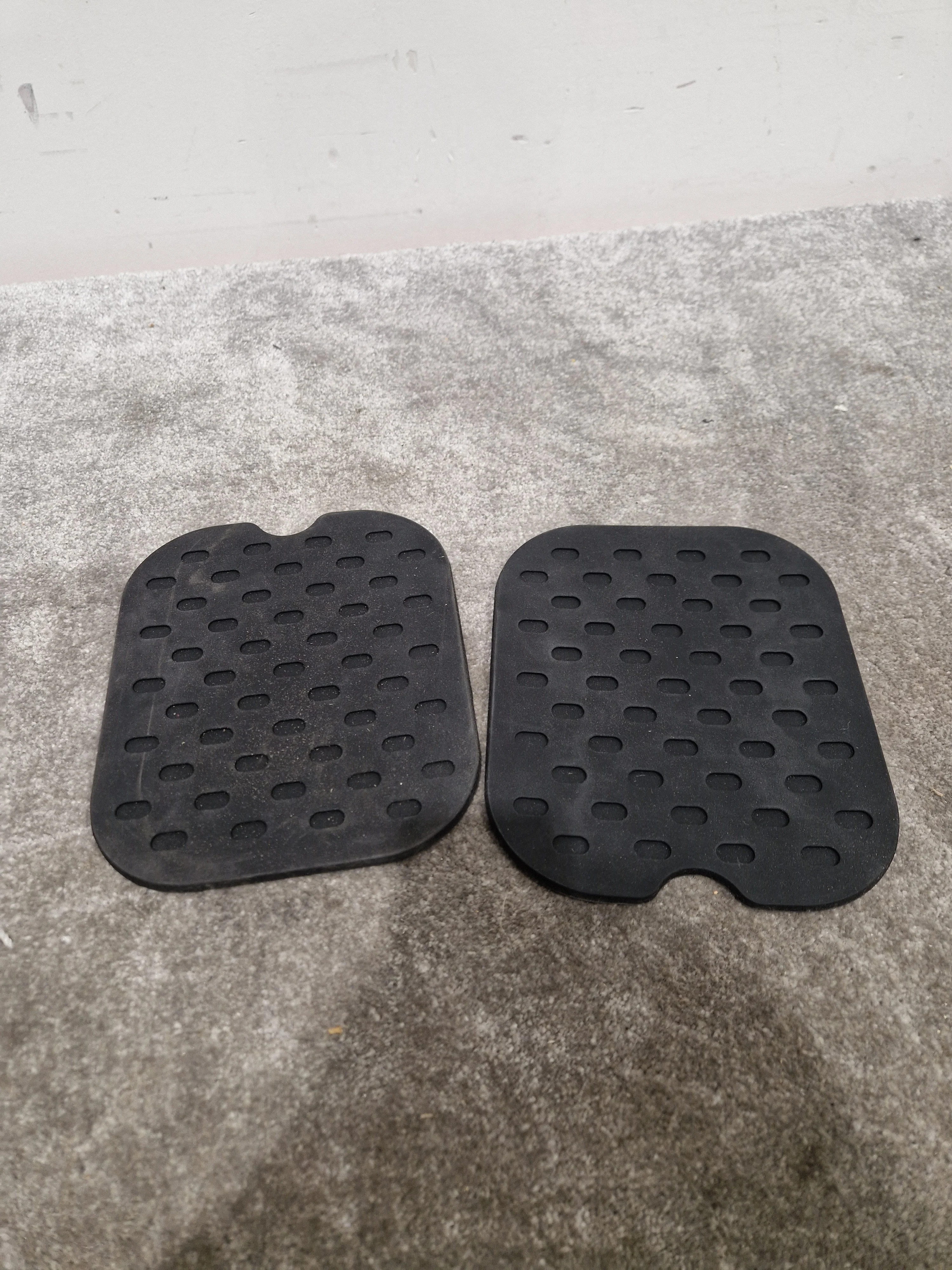 Gear4Music Speaker stands Desk clamp style Pair - Excellent - Image 14
