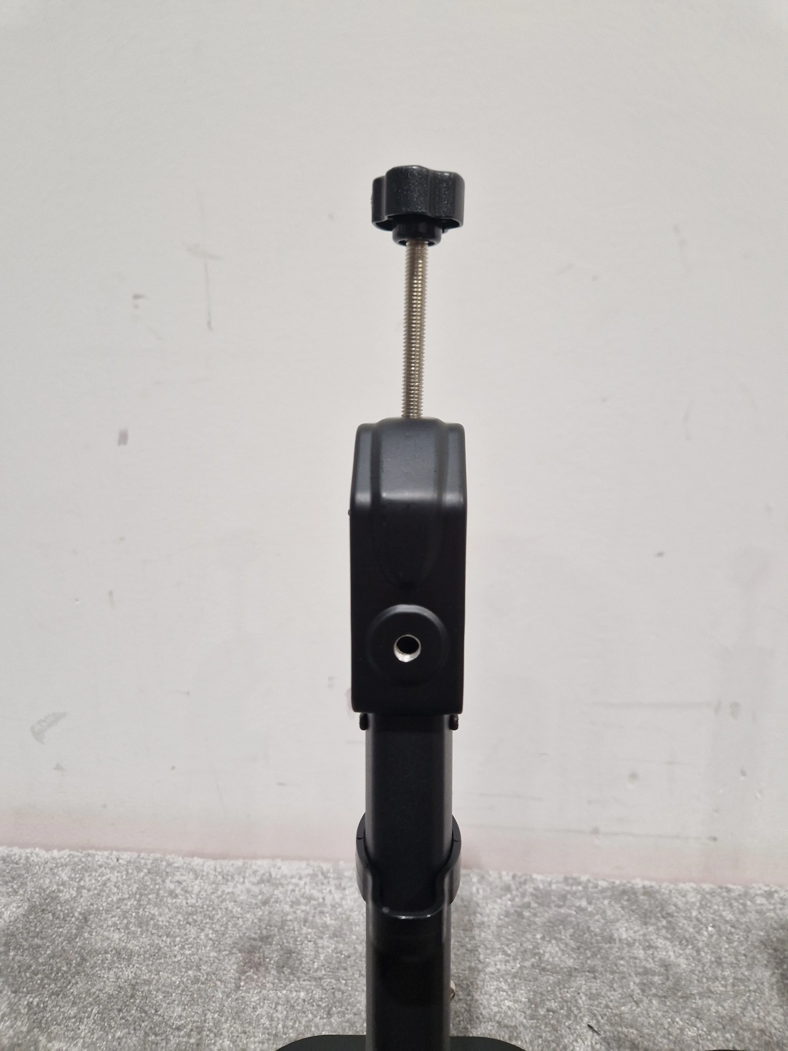 Gear4Music Speaker stands Desk clamp style Pair - Excellent - Image 4