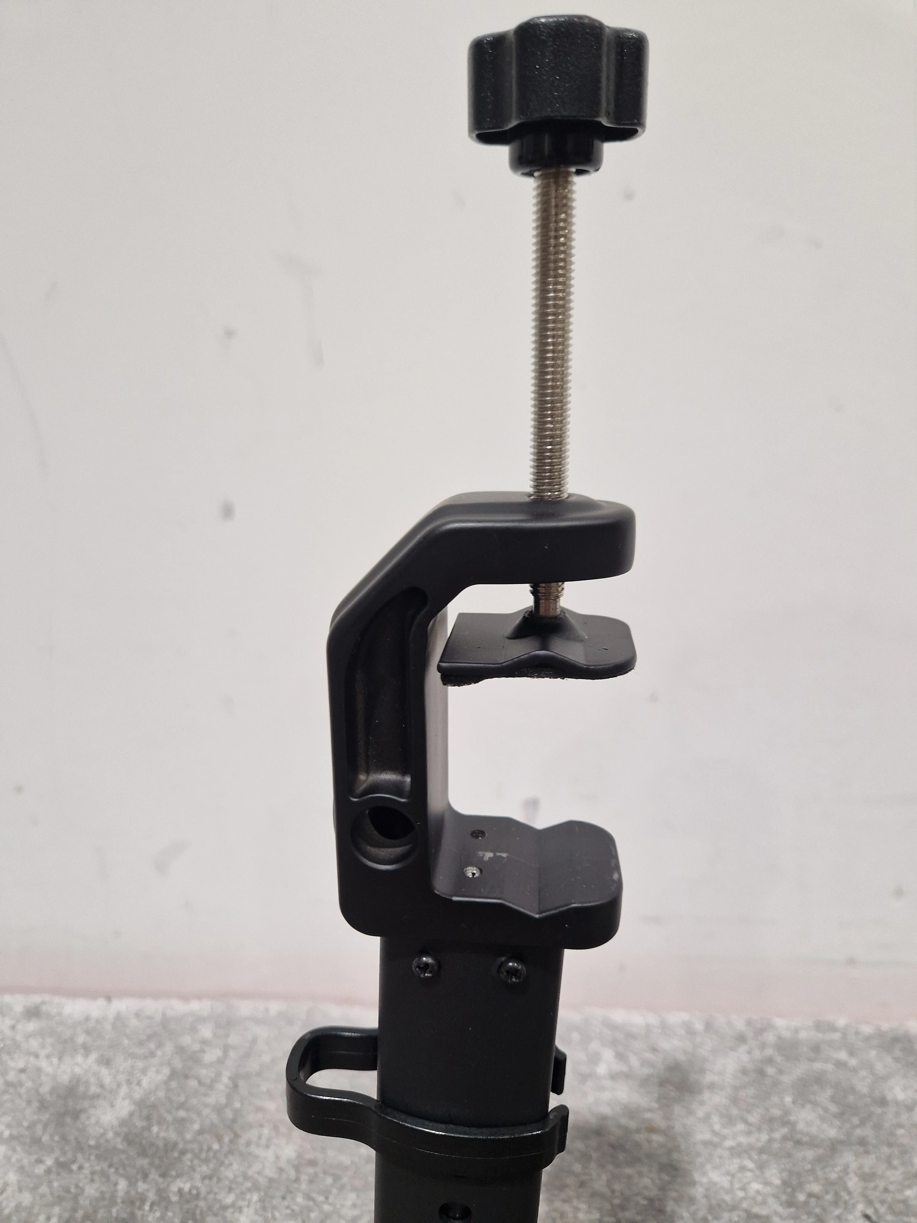 Gear4Music Speaker stands Desk clamp style Pair - Excellent - Image 6