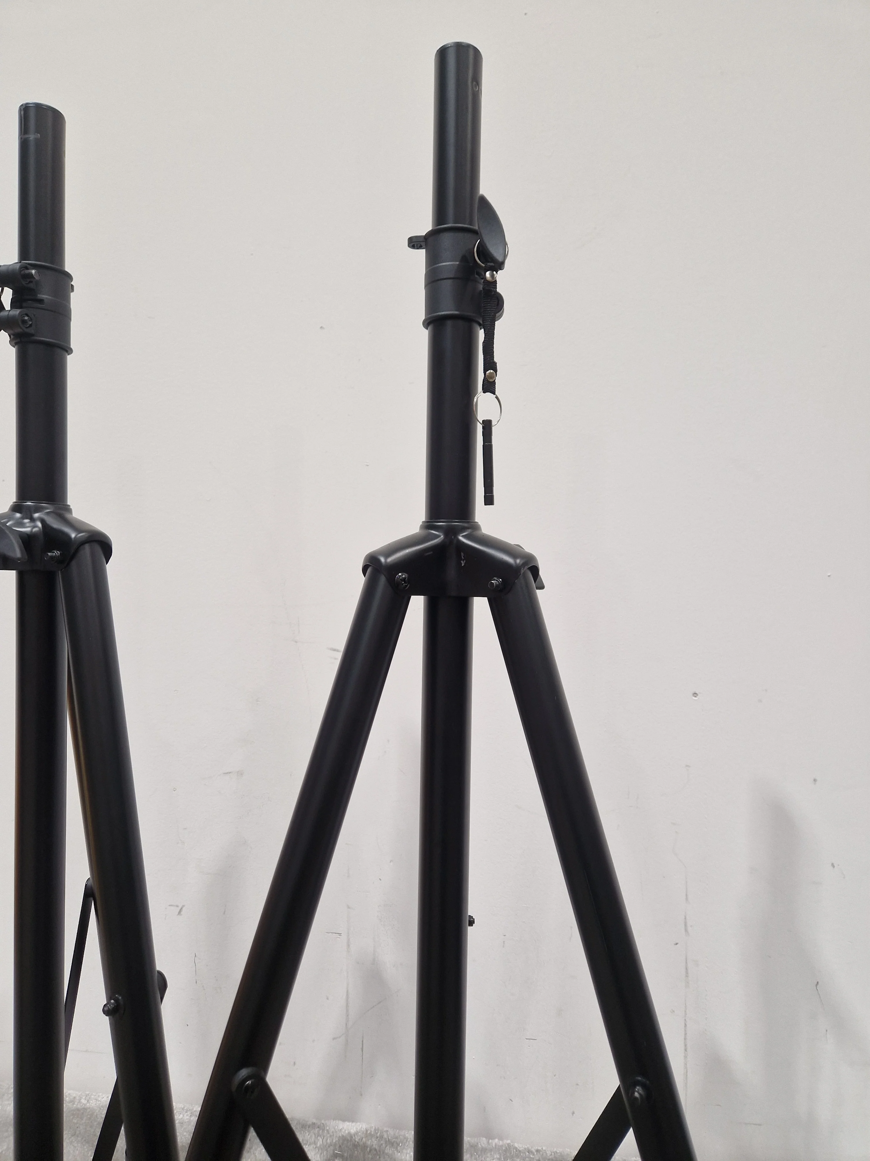 GEAR4MUSIC SS20B PA Speaker Stands - Height Adjustable - Excellent w/ Gear4Music Soft Case - Image 2