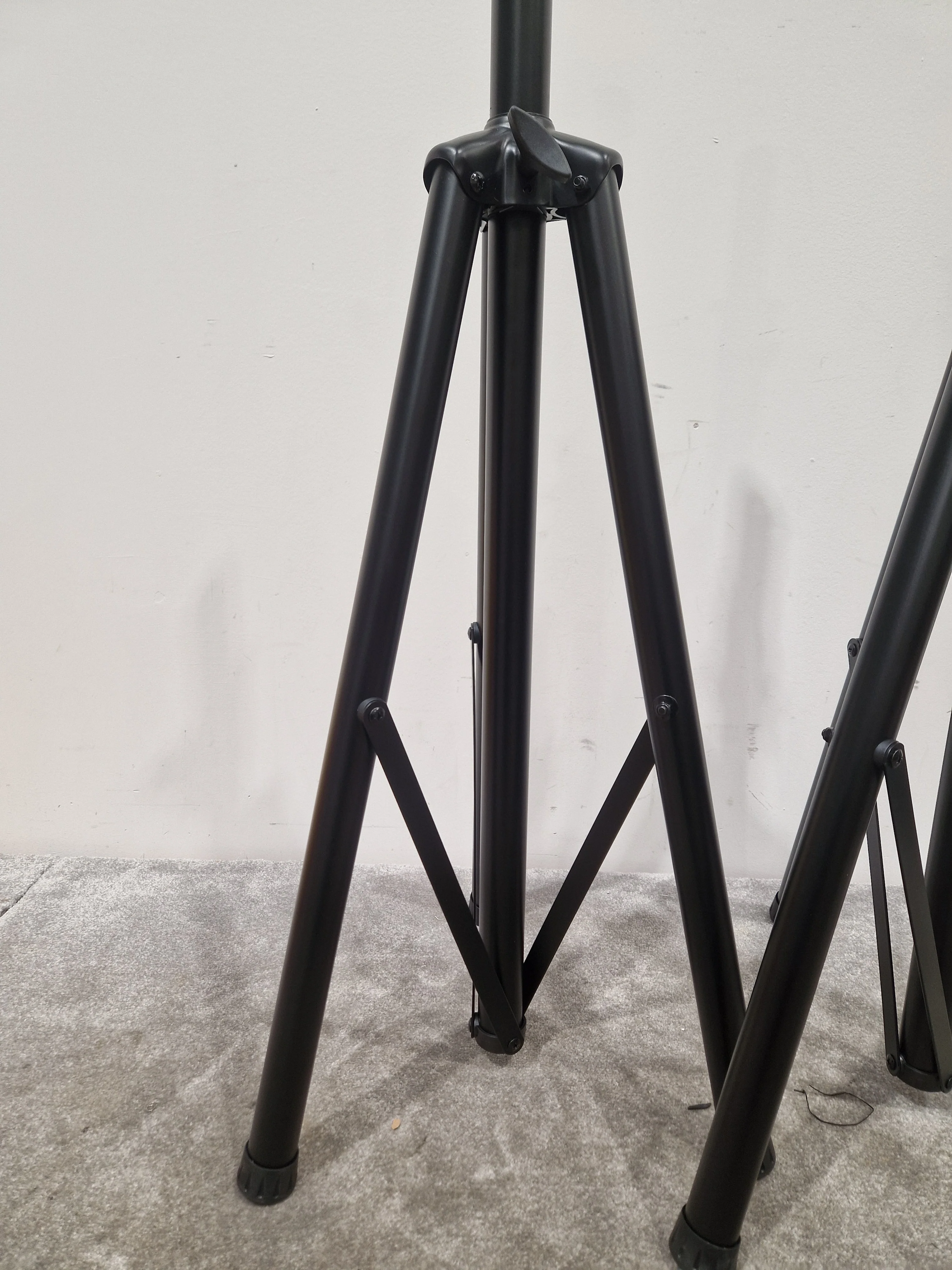 GEAR4MUSIC SS20B PA Speaker Stands - Height Adjustable - Excellent w/ Gear4Music Soft Case - Image 3