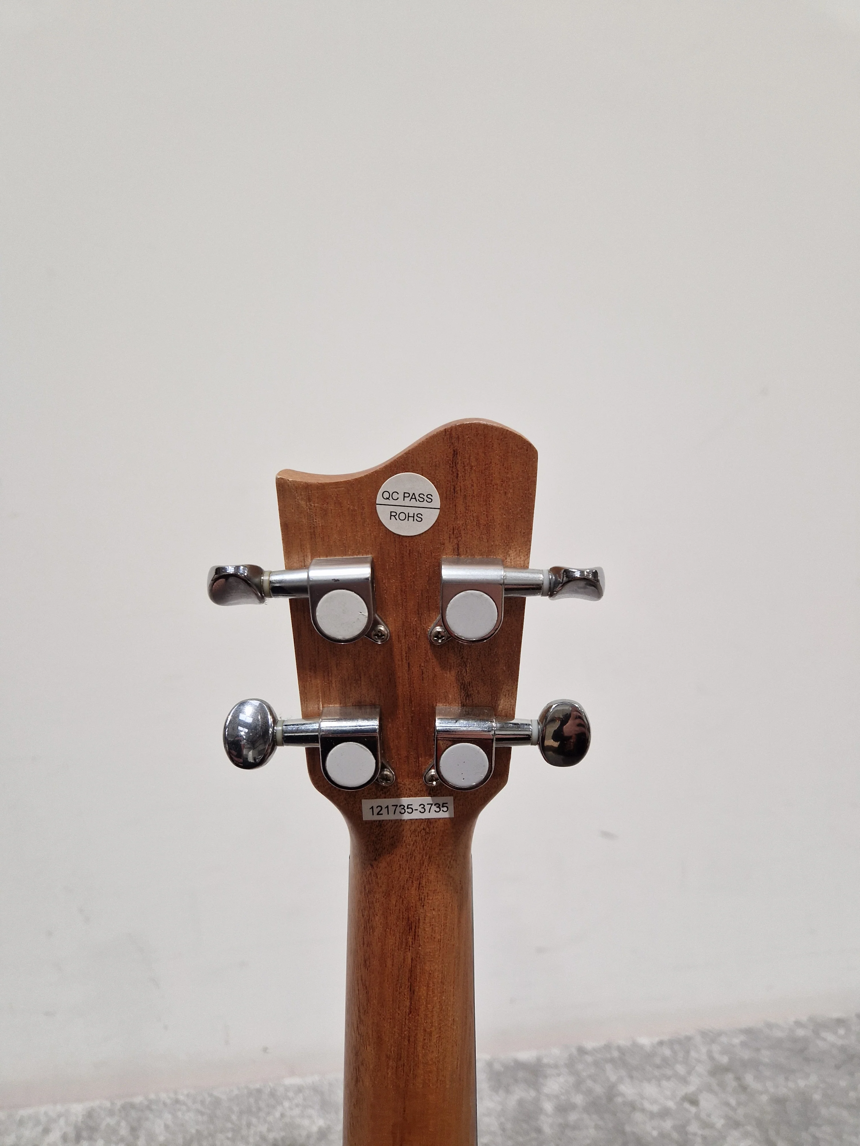 GEAR4MUSIC UK-SAP-CONE Electro-Acoustic Ukulele - Cutaway Design - Excellent - Image 2