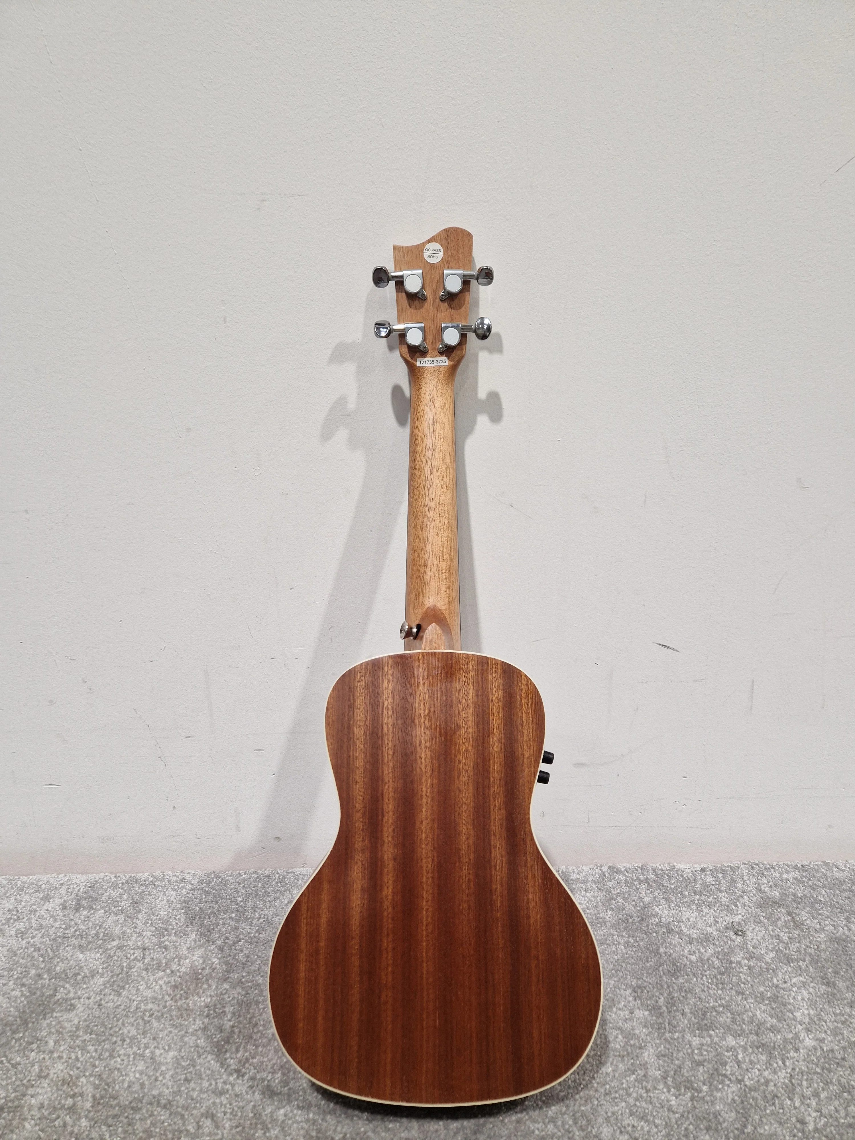 GEAR4MUSIC UK-SAP-CONE Electro-Acoustic Ukulele - Cutaway Design - Excellent - Image 3