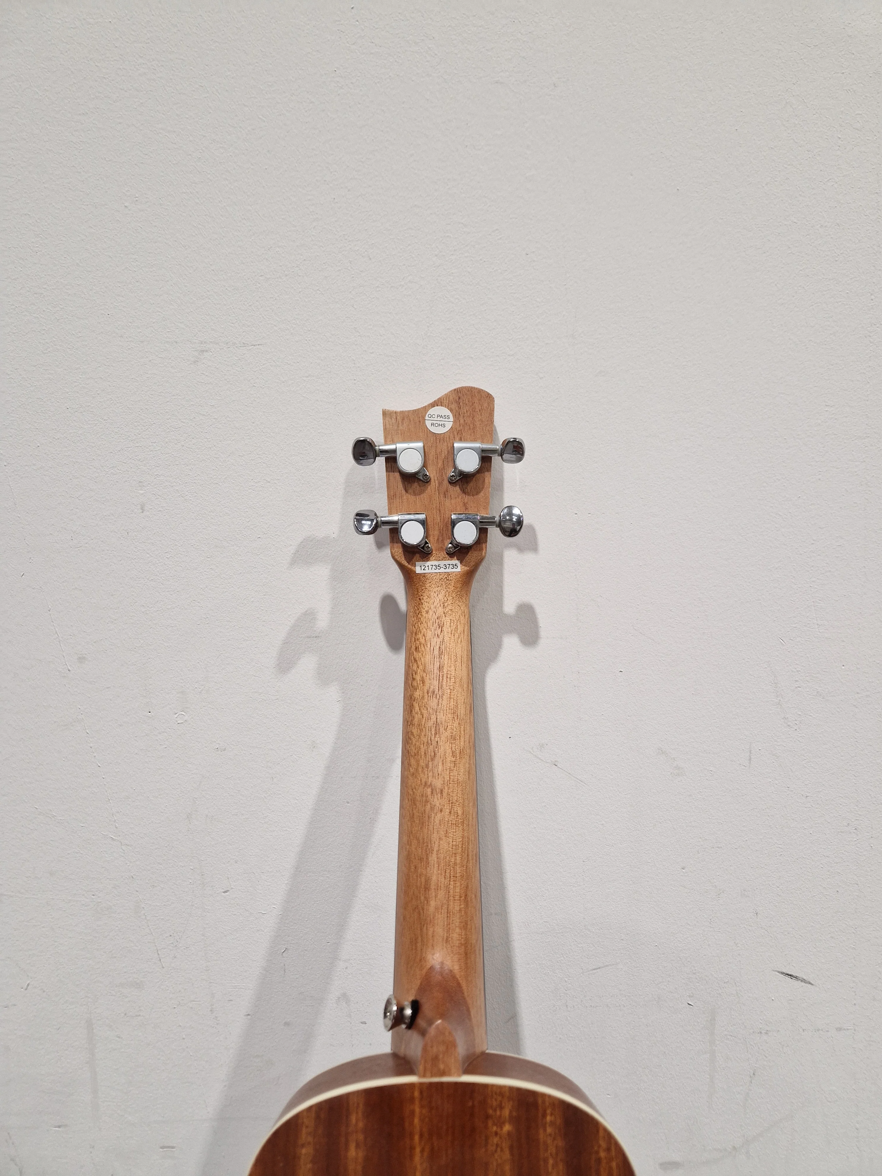 GEAR4MUSIC UK-SAP-CONE Electro-Acoustic Ukulele - Cutaway Design - Excellent - Image 5