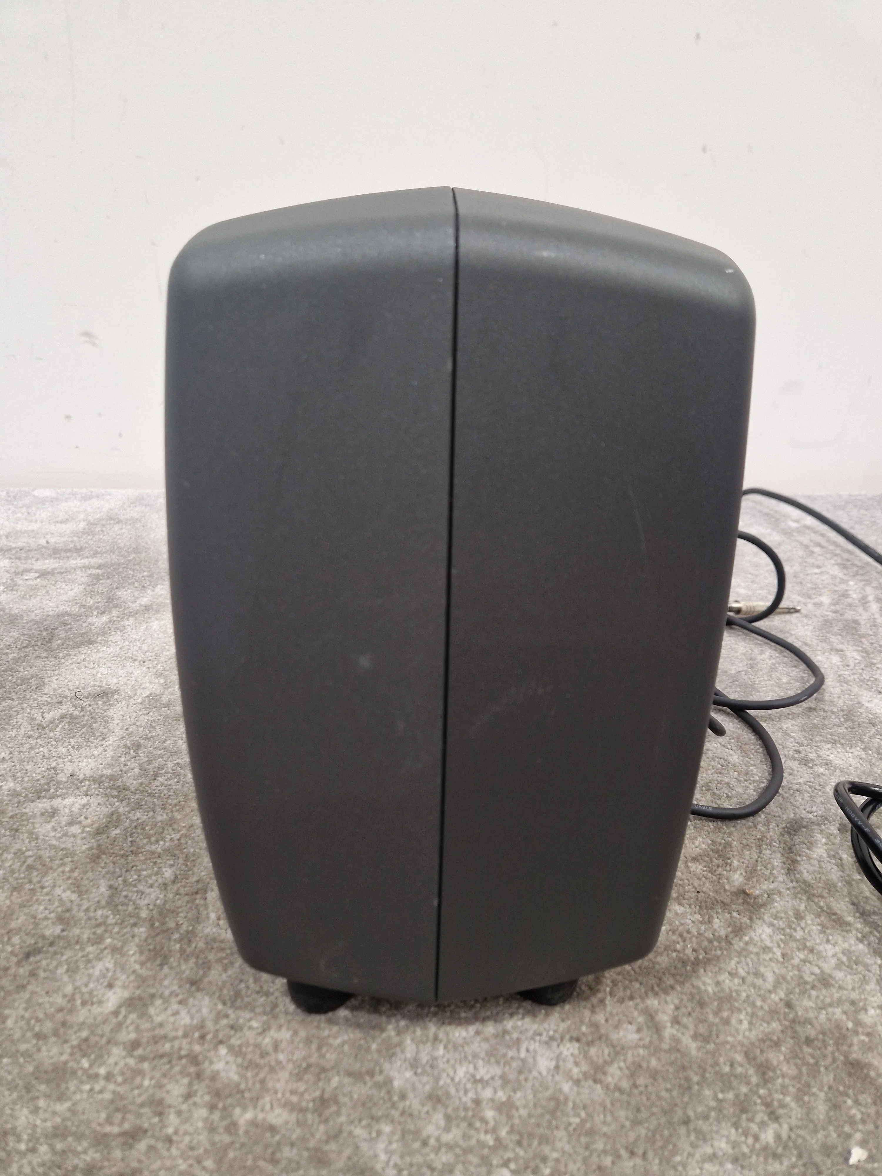 Genelec 8030a Studio Monitor - Compact Design, Accurate Sound - Excellent w/ Power Supply & MIDI aux cable - Image 2