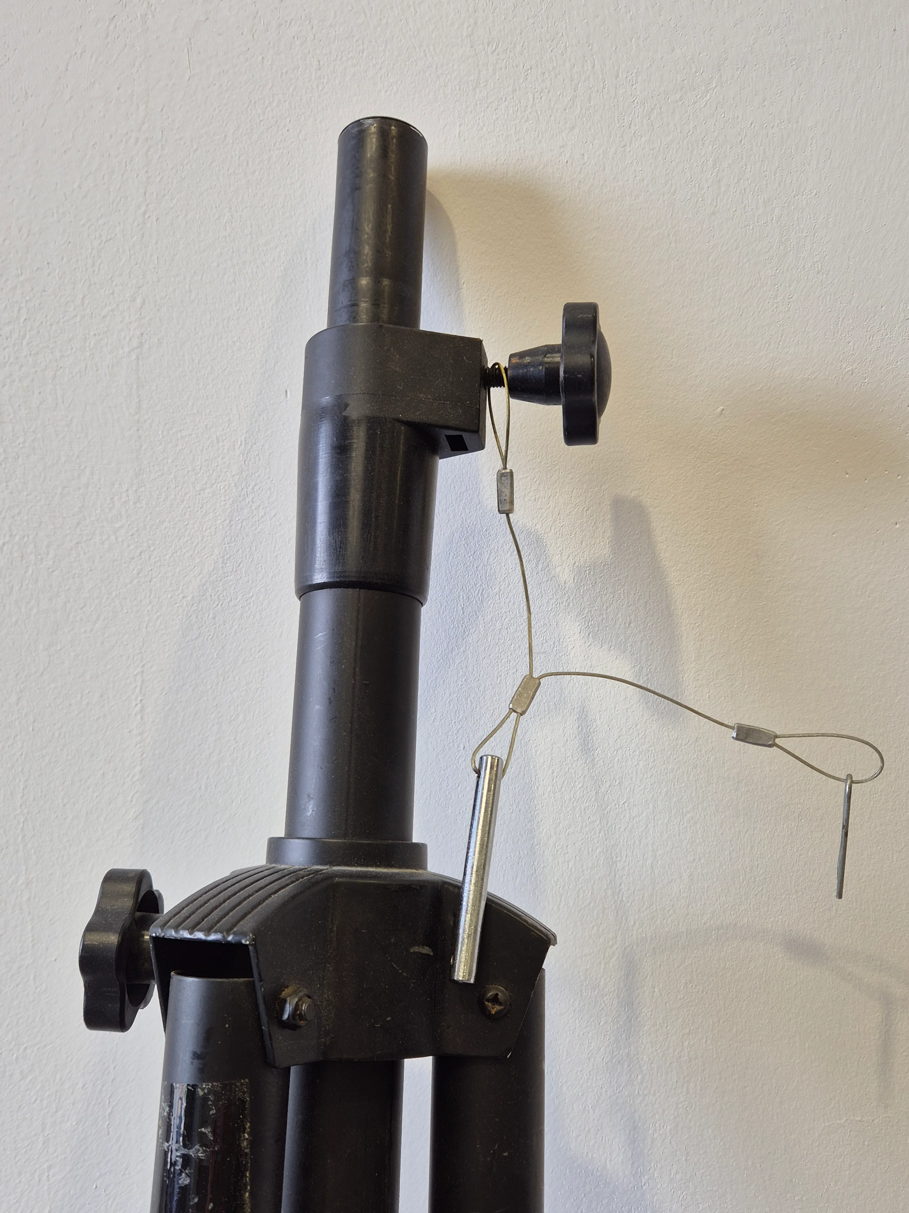 Generic PA Speaker Tripod Stand - Adjustable Height - Very Good - Image 2