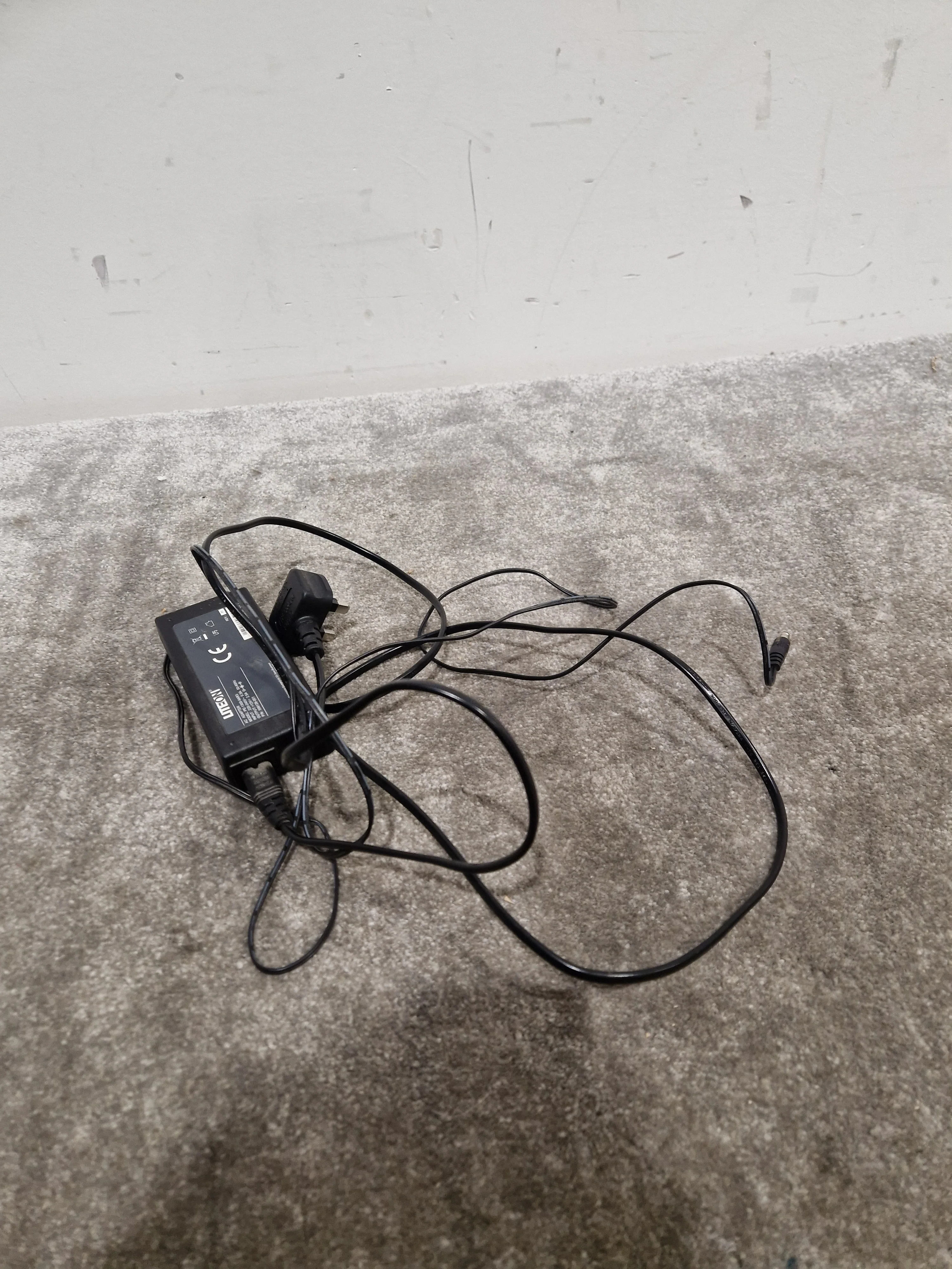 Genuine Liteon PE-1300-9AR5 AC Power Supply Adapter Black 2.5A 12V UK Plug – Power adapter - Excellent - Image 8