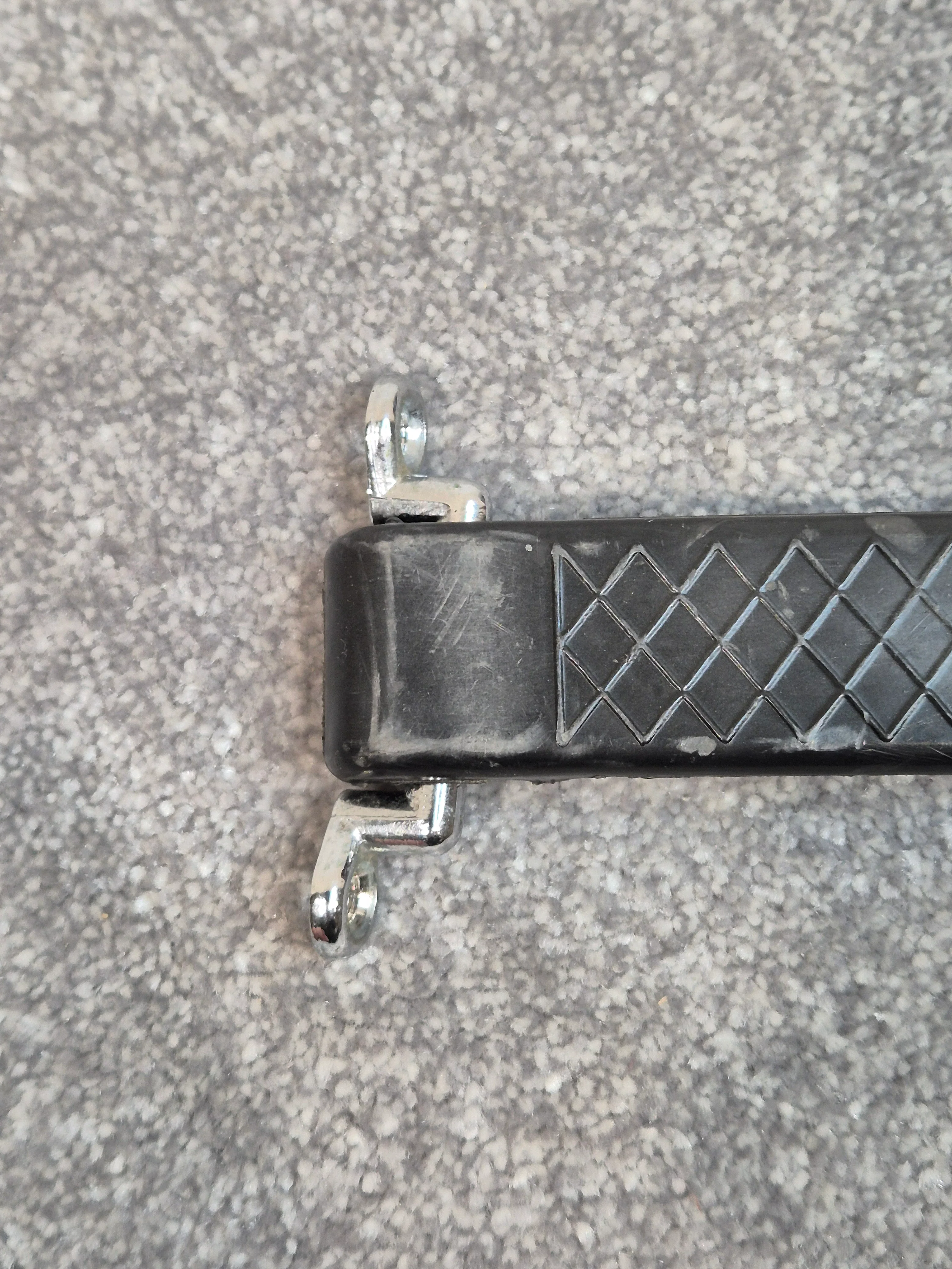 Original Replacement Vox Handle with Brackets for Vox Amplifiers - Image 3