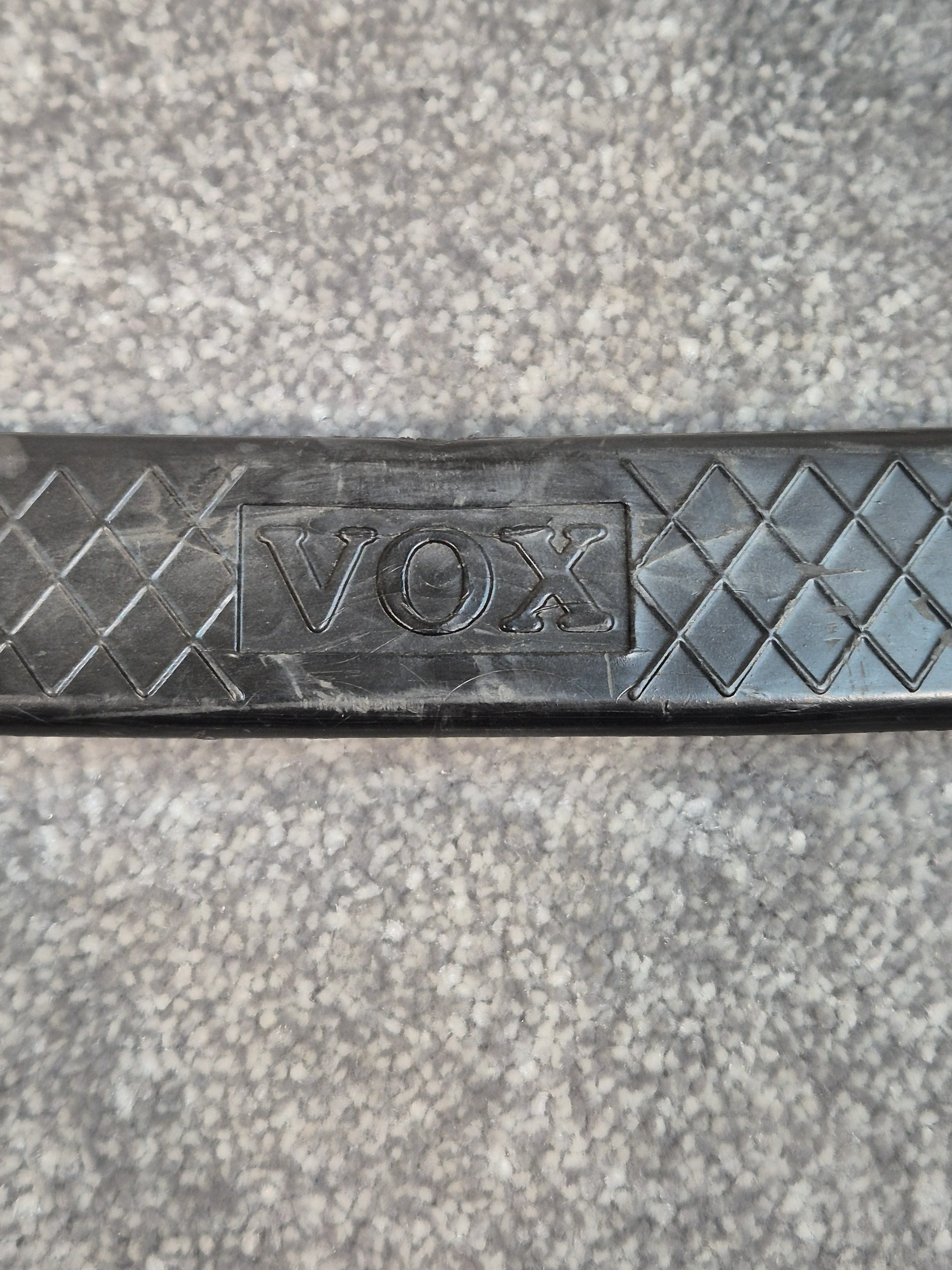 Original Replacement Vox Handle with Brackets for Vox Amplifiers - Image 4