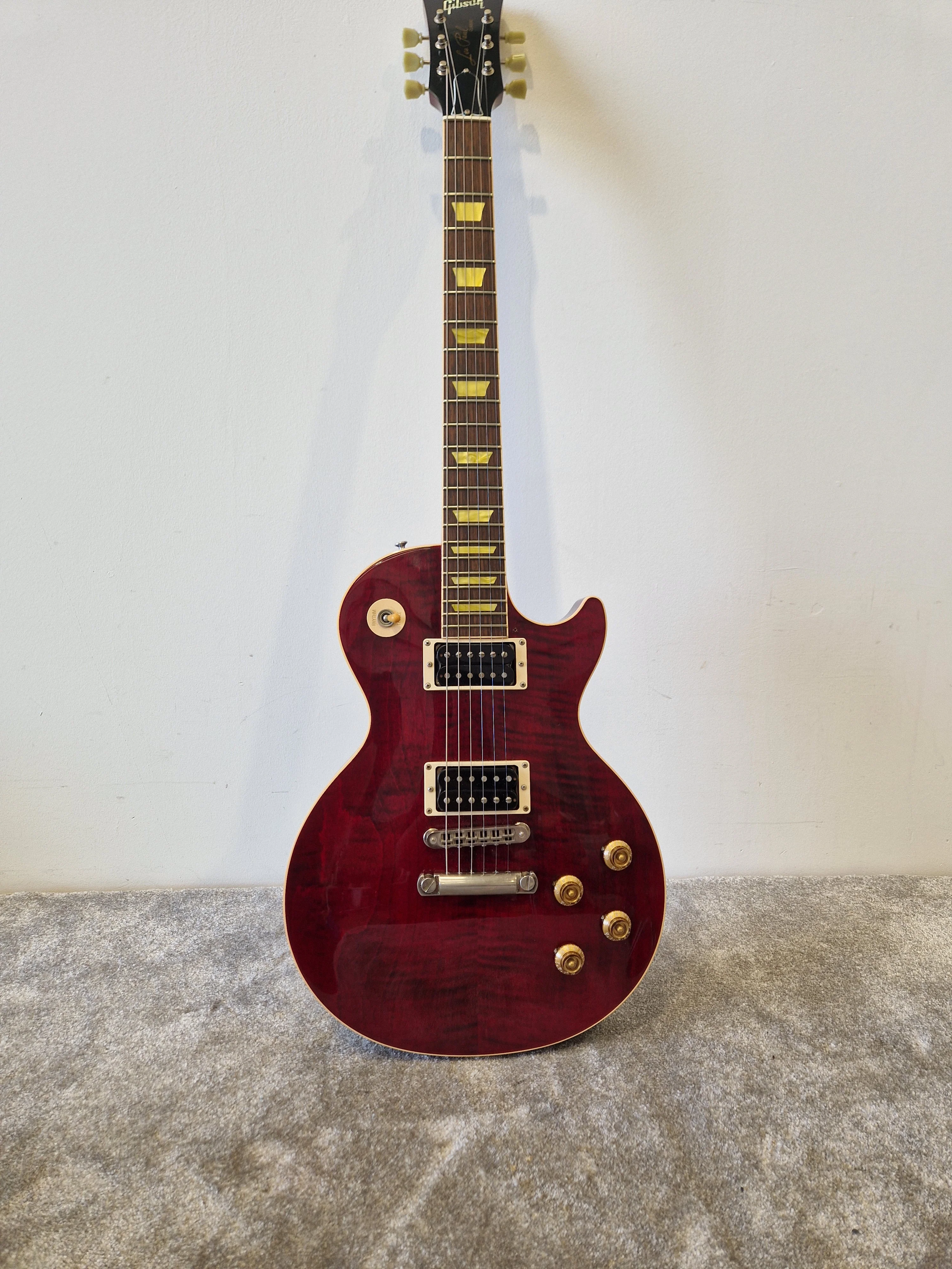 Gibson Les Paul Classic Plus 2005 – Translucent Red Finish, 60s Slim Neck - Very good w/ Hard Case - Image 2