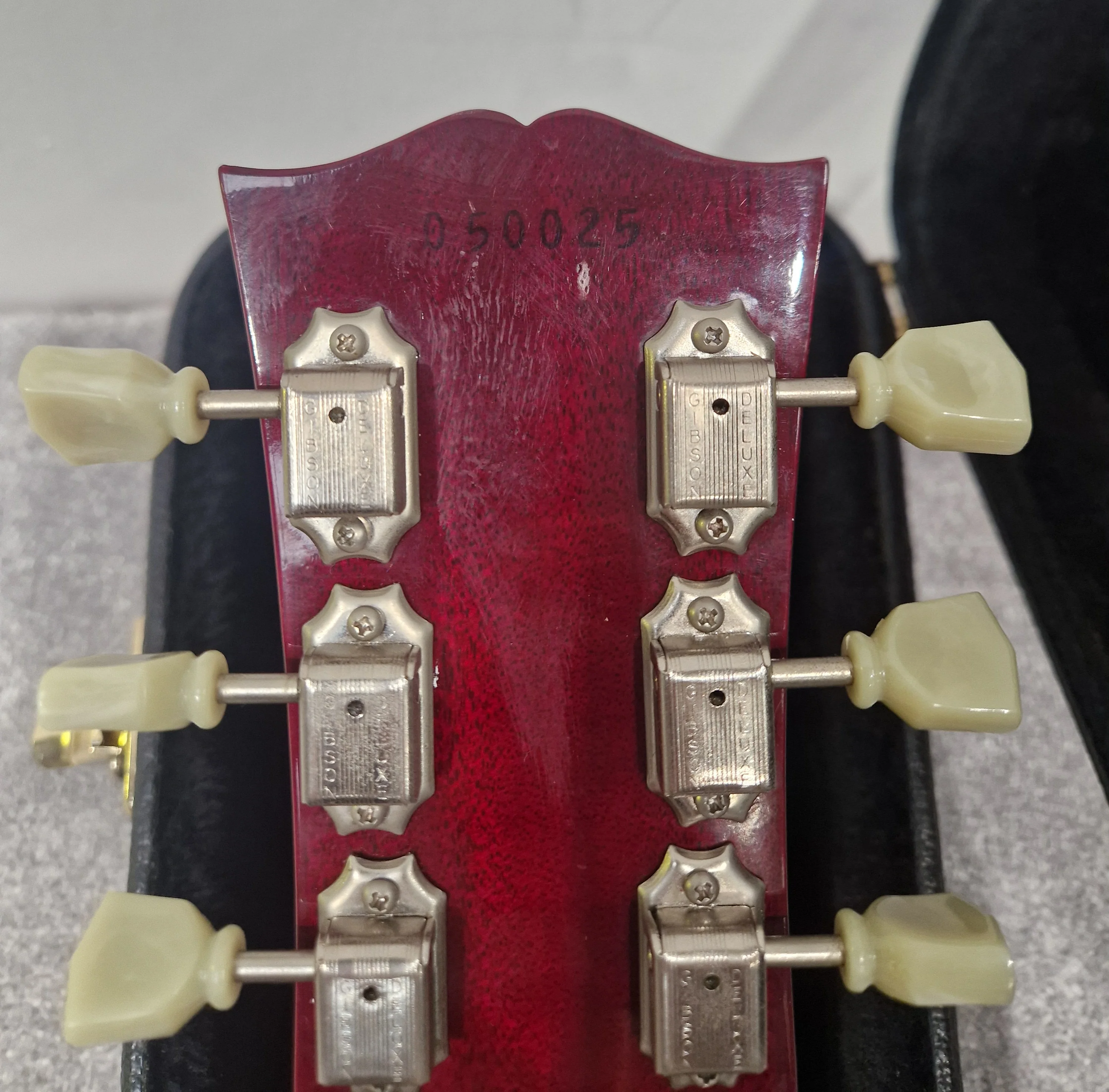 Gibson Les Paul Classic Plus 2005 – Translucent Red Finish, 60s Slim Neck - Very good w/ Hard Case - Image 3