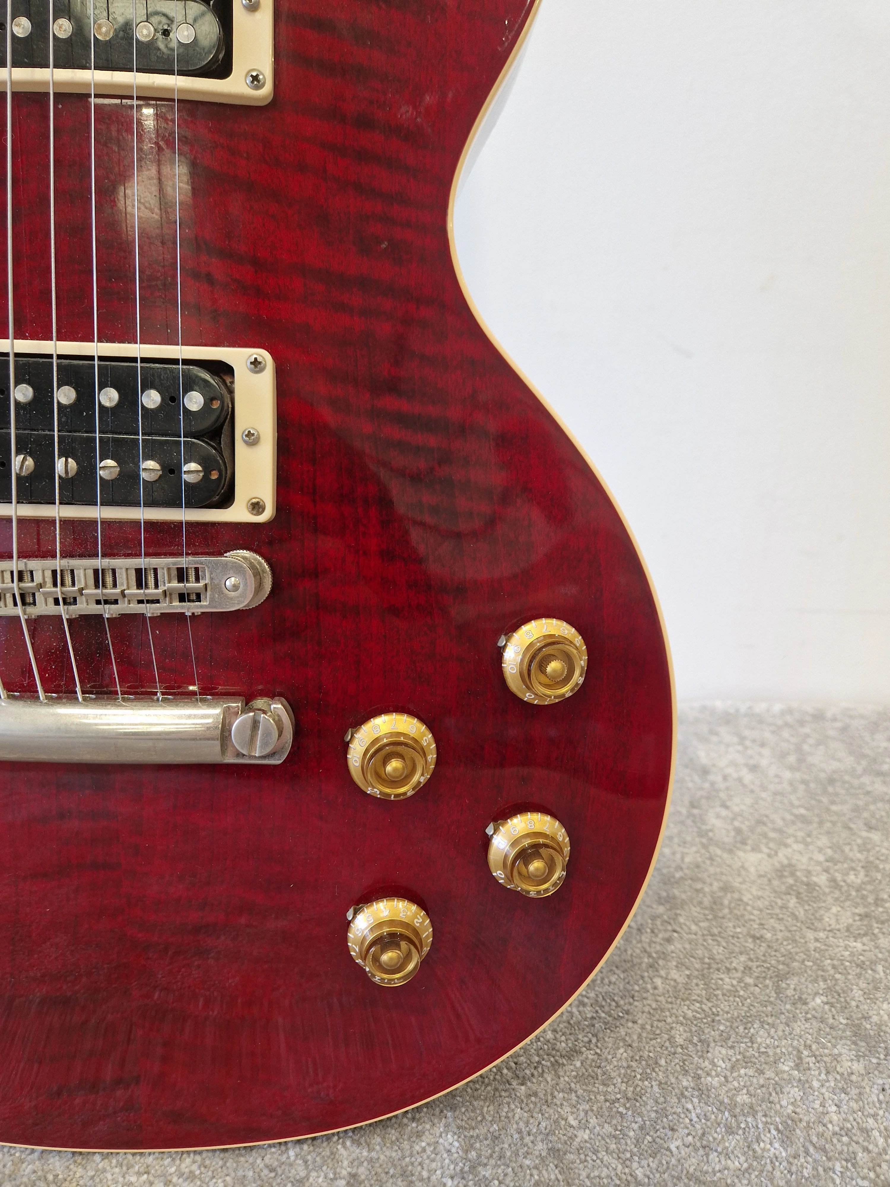 Gibson Les Paul Classic Plus 2005 – Translucent Red Finish, 60s Slim Neck - Very good w/ Hard Case - Image 8