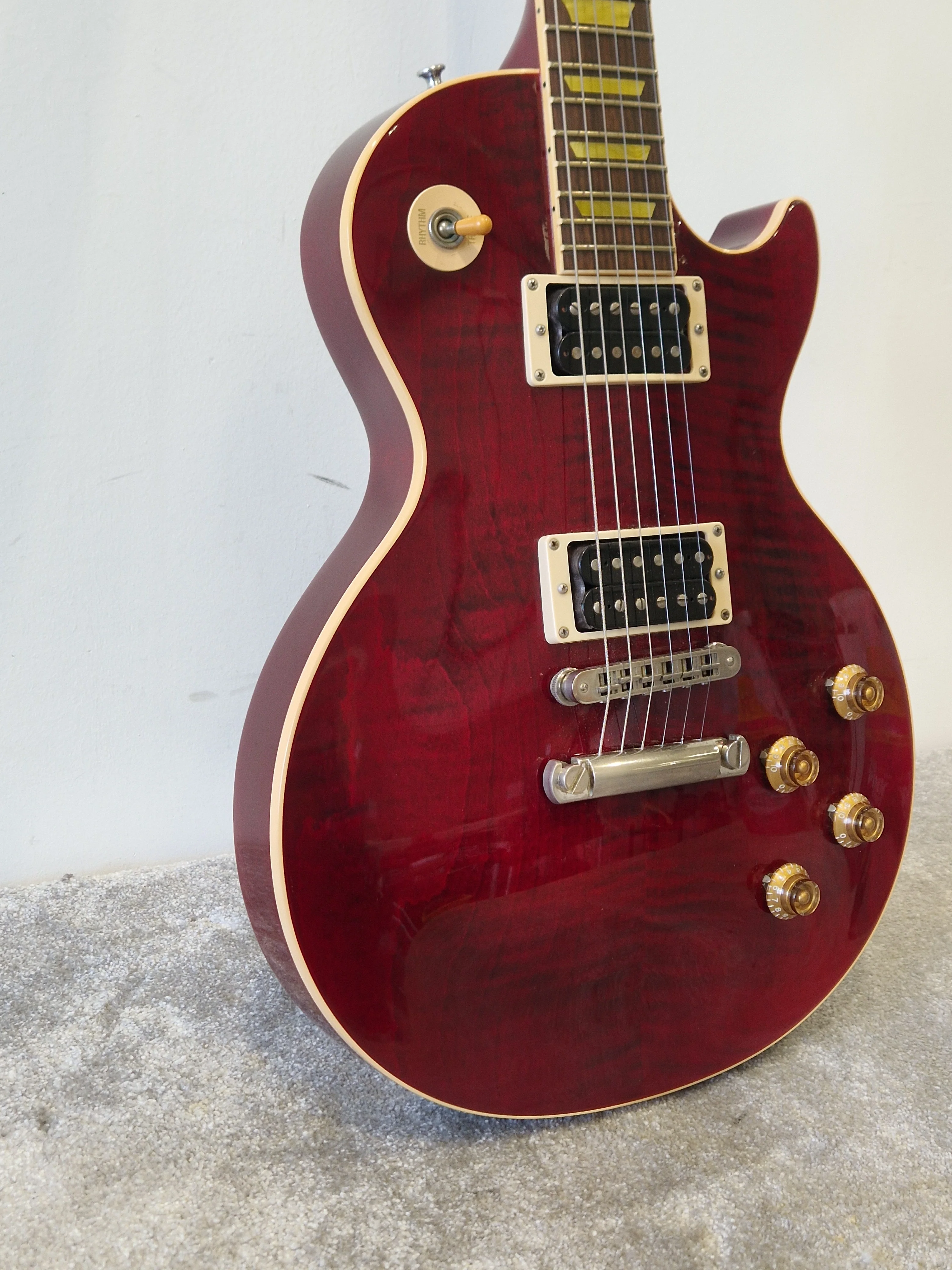 Gibson Les Paul Classic Plus 2005 – Translucent Red Finish, 60s Slim Neck - Very good w/ Hard Case - Image 9