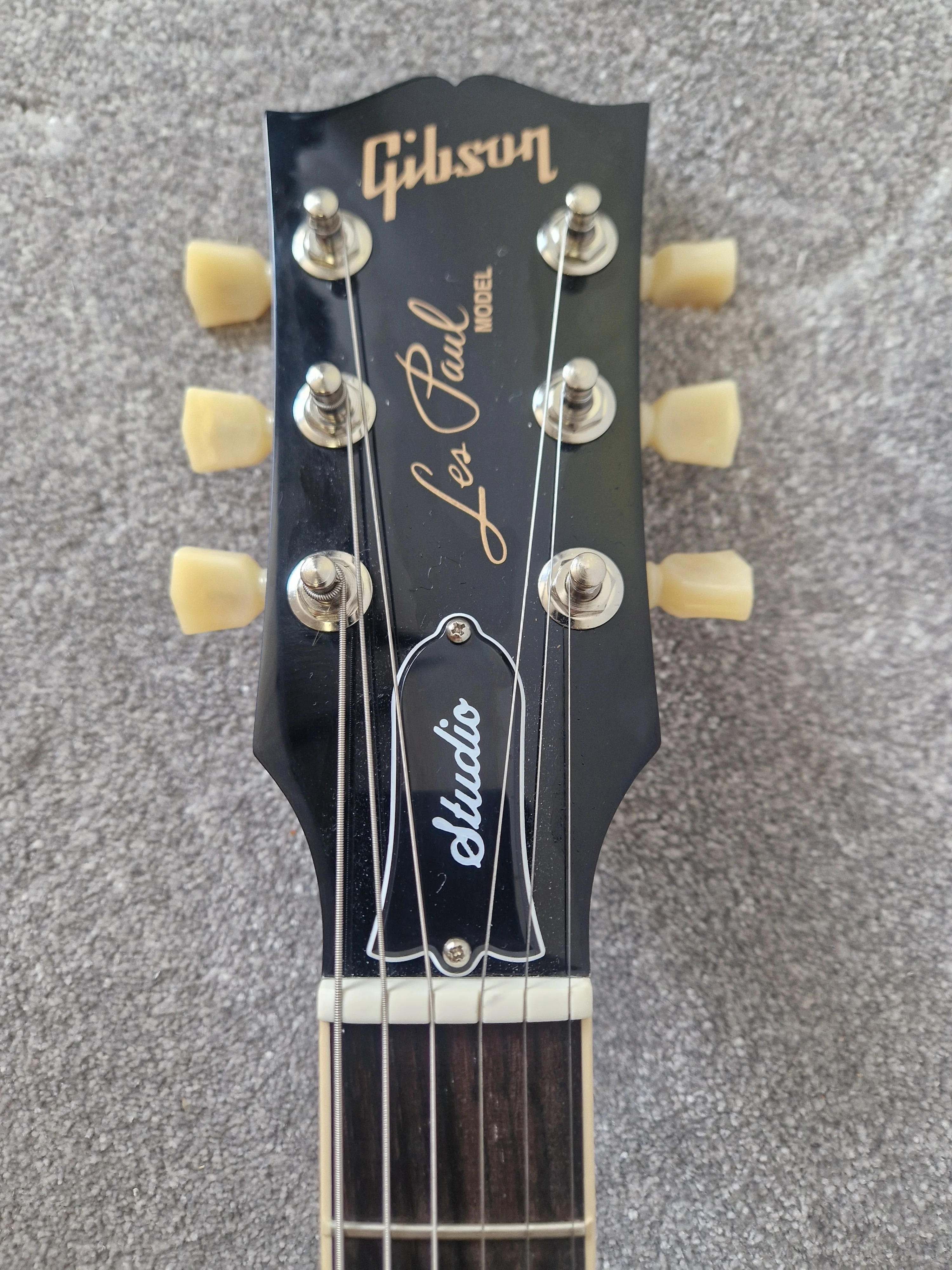 Gibson Les Paul Studio 2025 Blueberry Burst – Burstbucker Pickups – Excellent w/ Case - Image 2