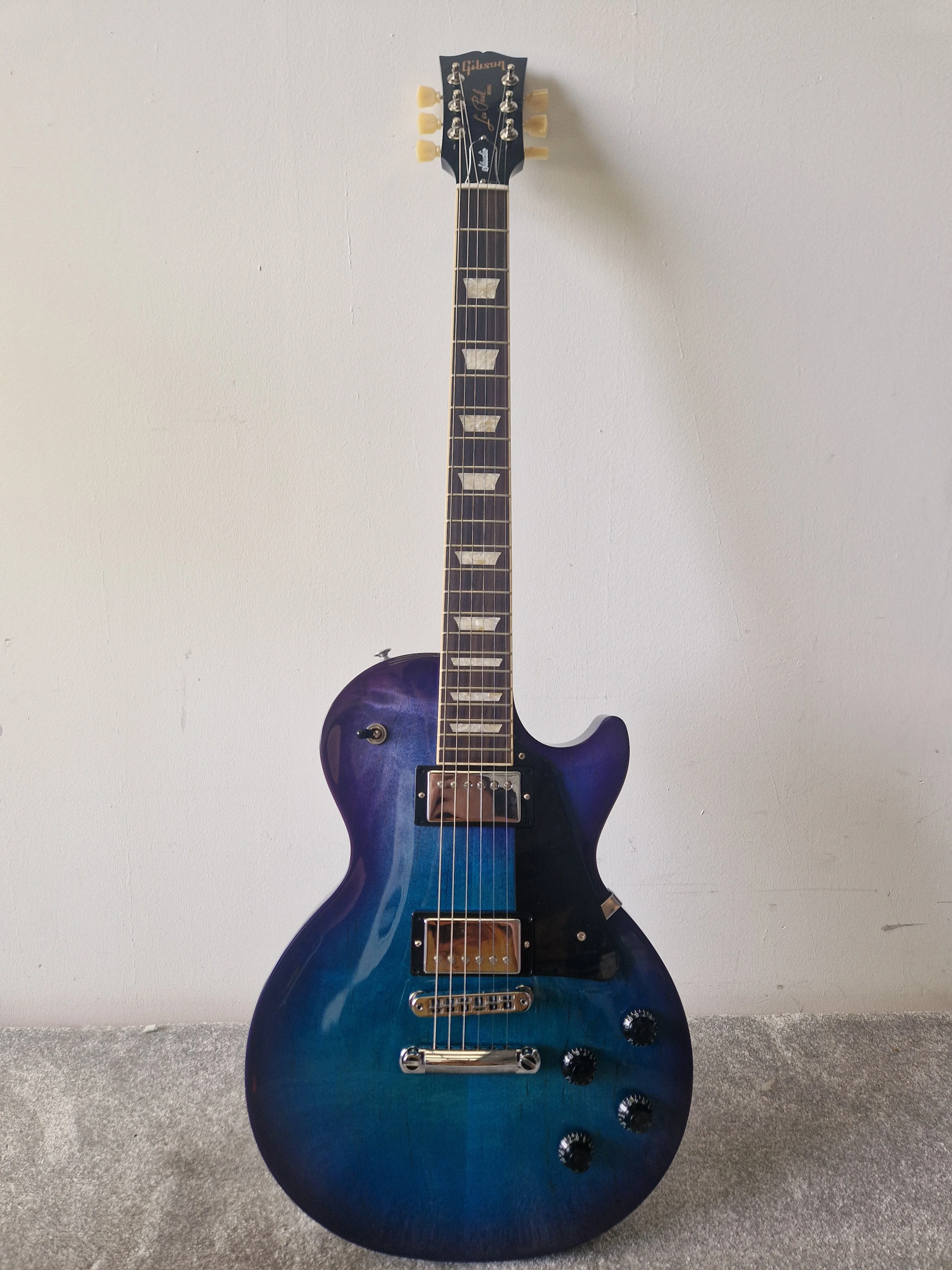 Gibson Les Paul Studio 2025 Blueberry Burst – Burstbucker Pickups – Excellent w/ Case - Image 4