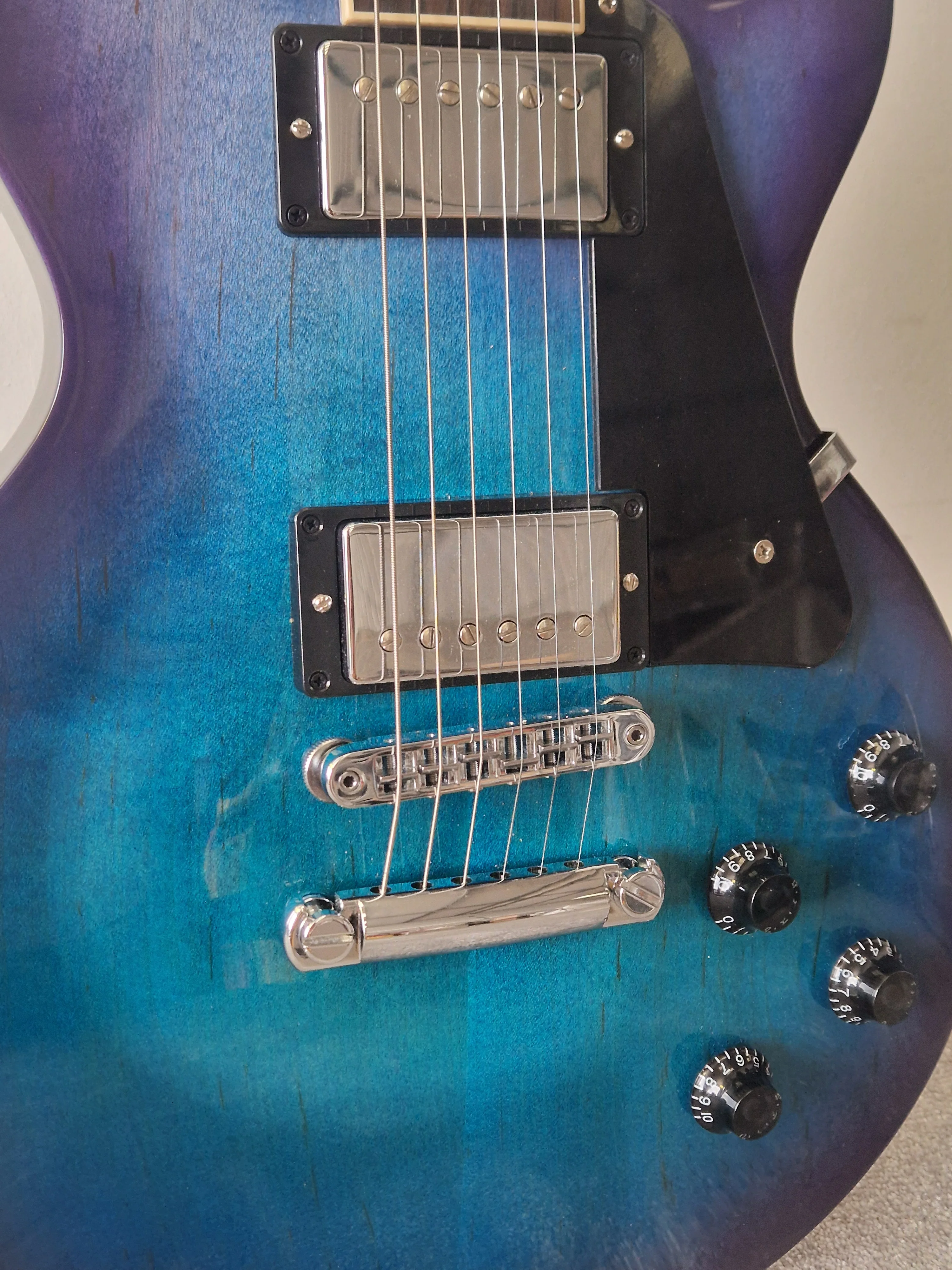 Gibson Les Paul Studio 2025 Blueberry Burst – Burstbucker Pickups – Excellent w/ Case - Image 5