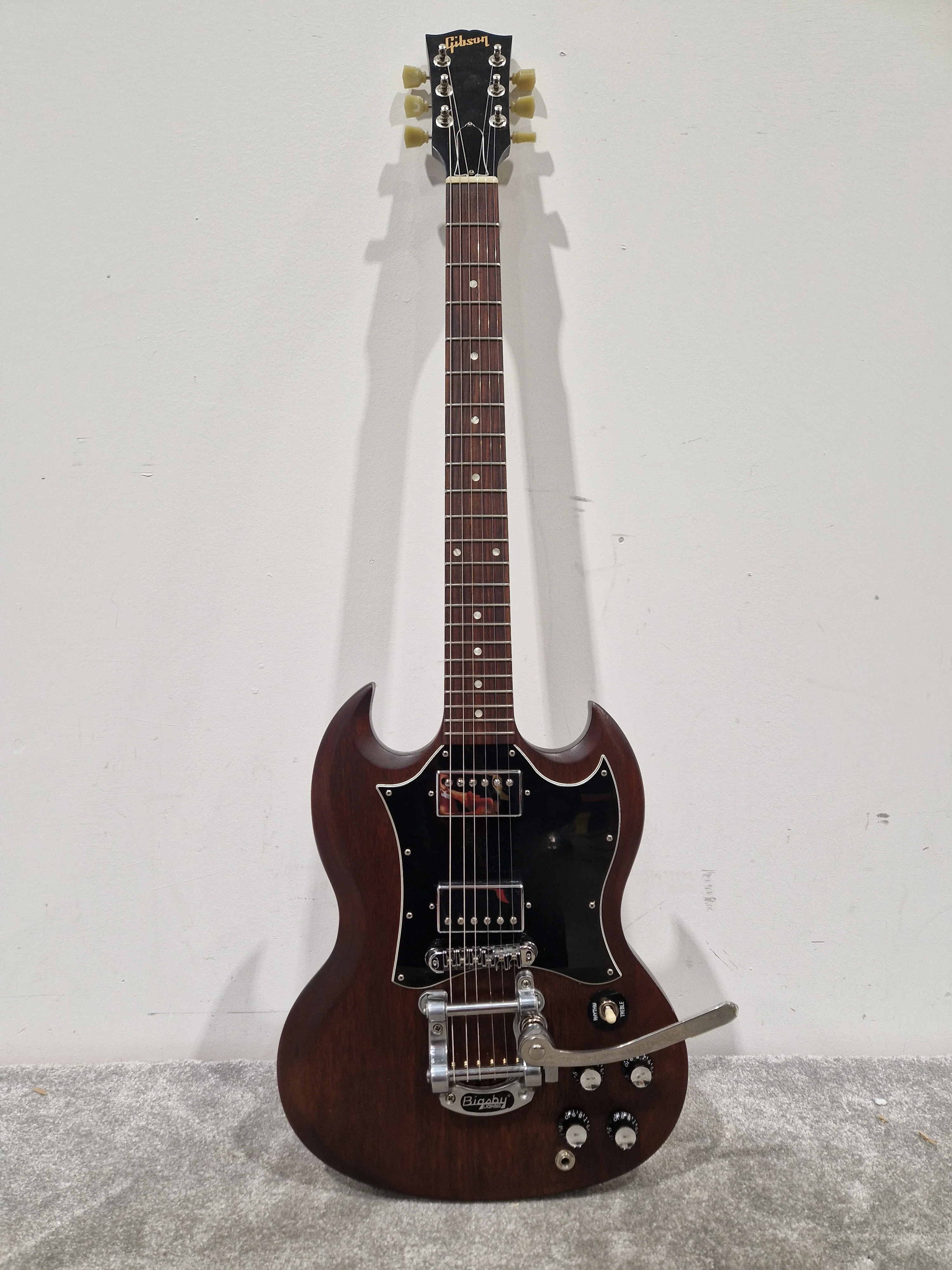 Gibson SG 2010 Special Edition - Special Edition Finish - Excellent w/ Power Supply & Gibson Hard Case - Image 2