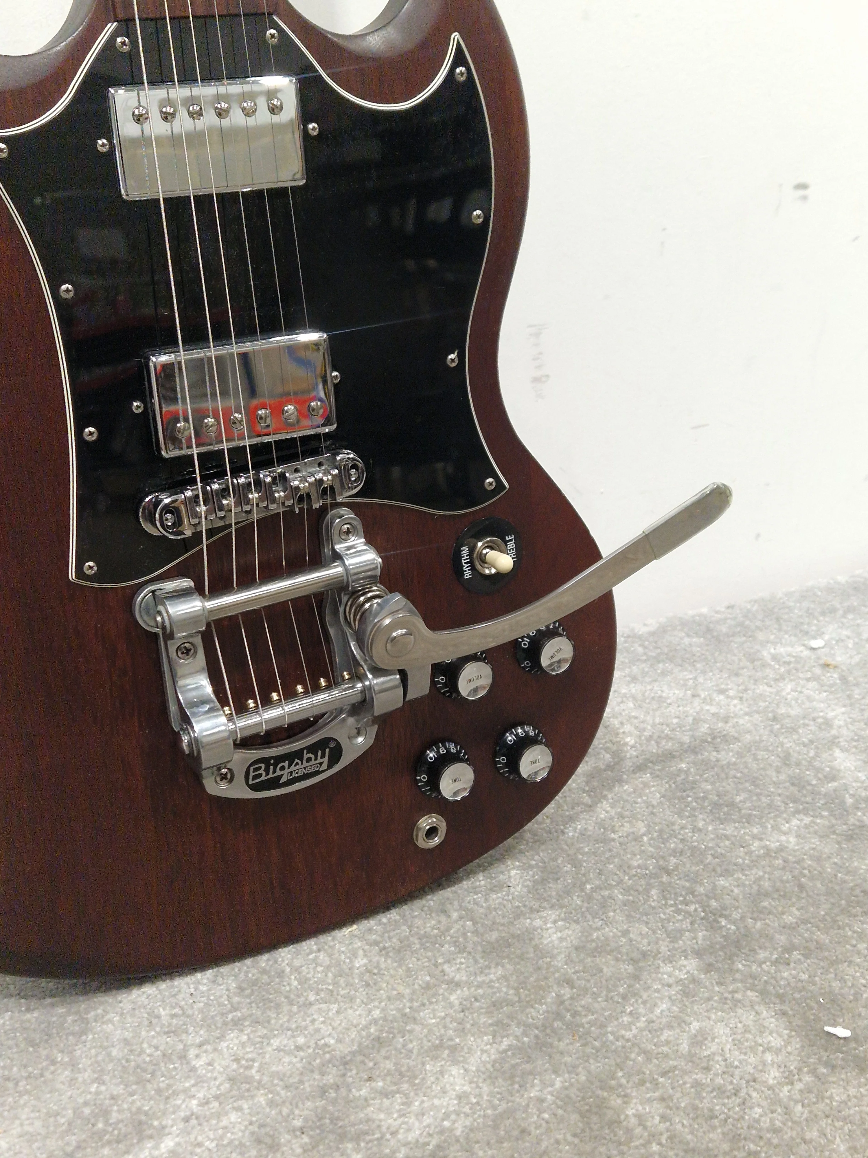 Gibson SG 2010 Special Edition - Special Edition Finish - Excellent w/ Power Supply & Gibson Hard Case - Image 6