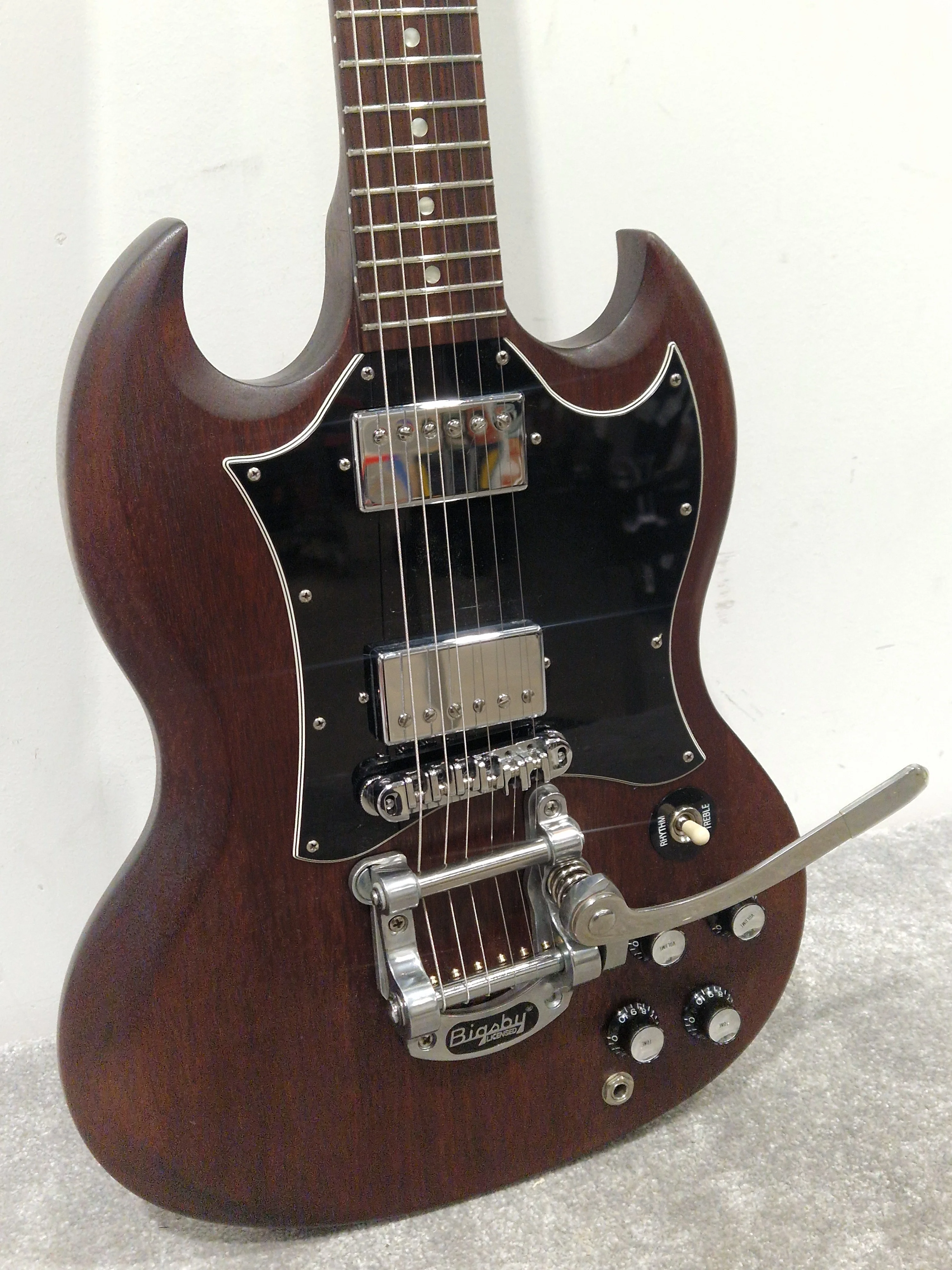 Gibson SG 2010 Special Edition - Special Edition Finish - Excellent w/ Power Supply & Gibson Hard Case - Image 7