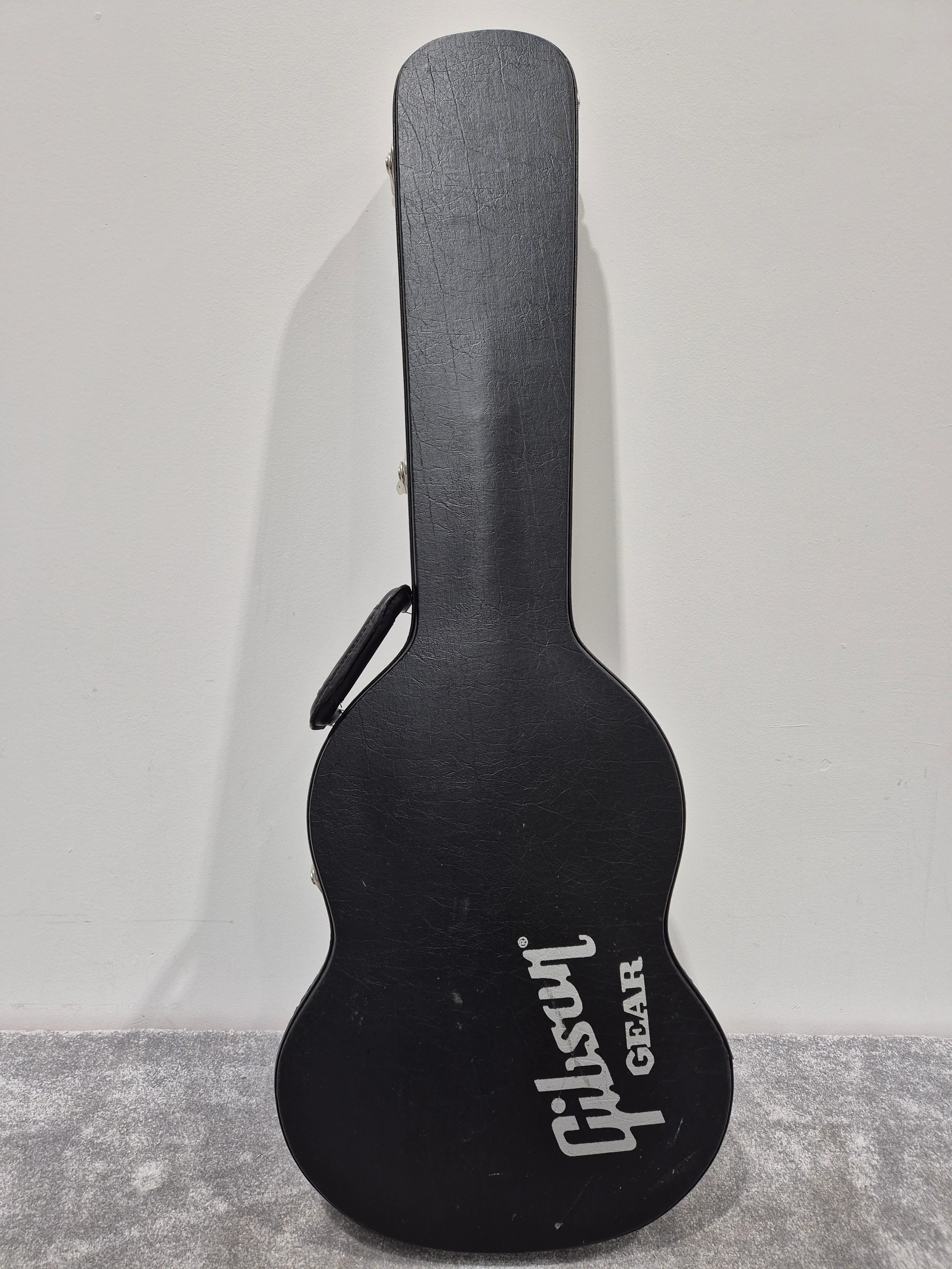 Gibson SG 2010 Special Edition with Bigsby Tailpiece, Solid-Body Electric Guitar w/ Gibson Hard Case - Image 16